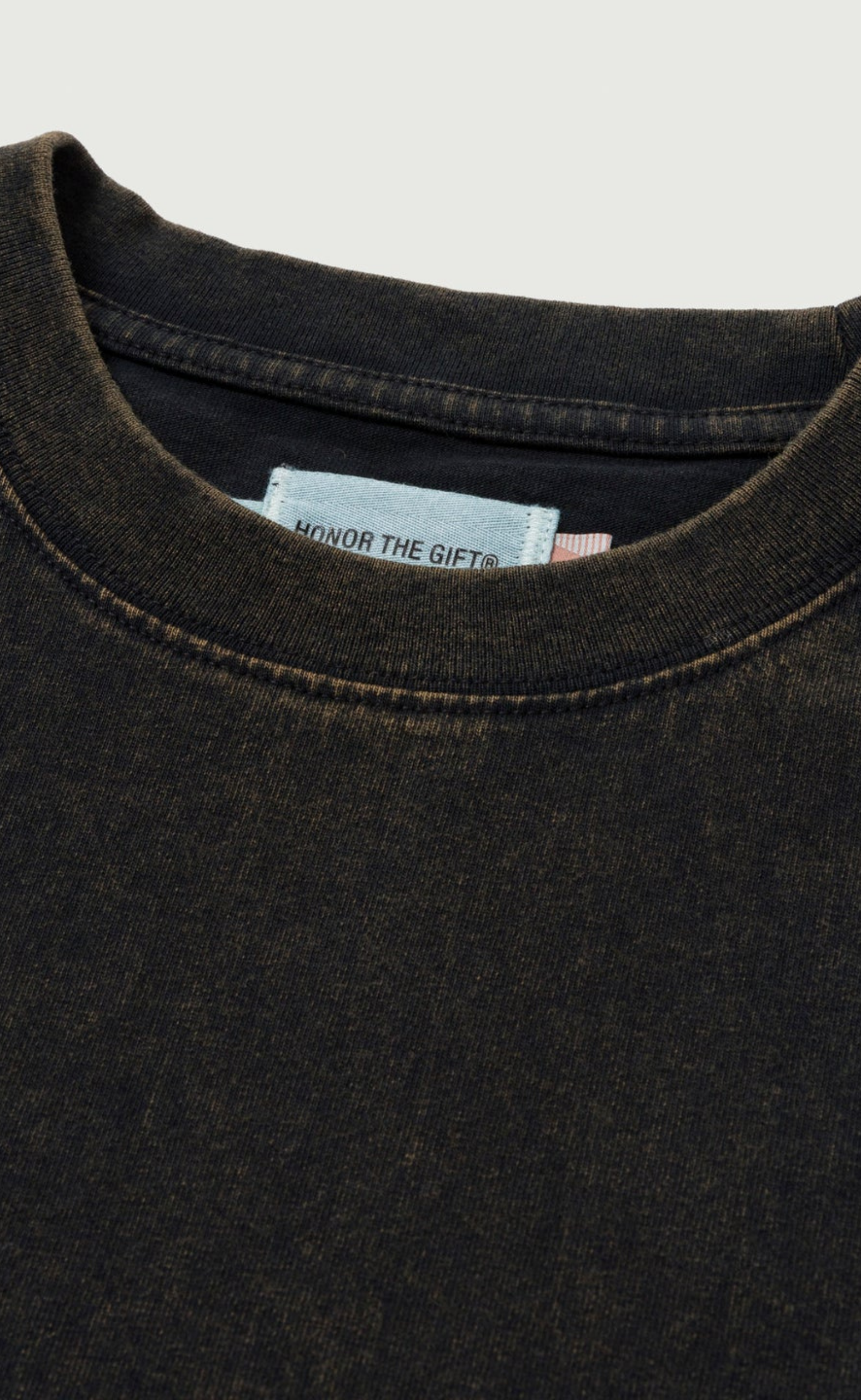 LIVE FOR THE MOMENTS BLACK T-SHIRT