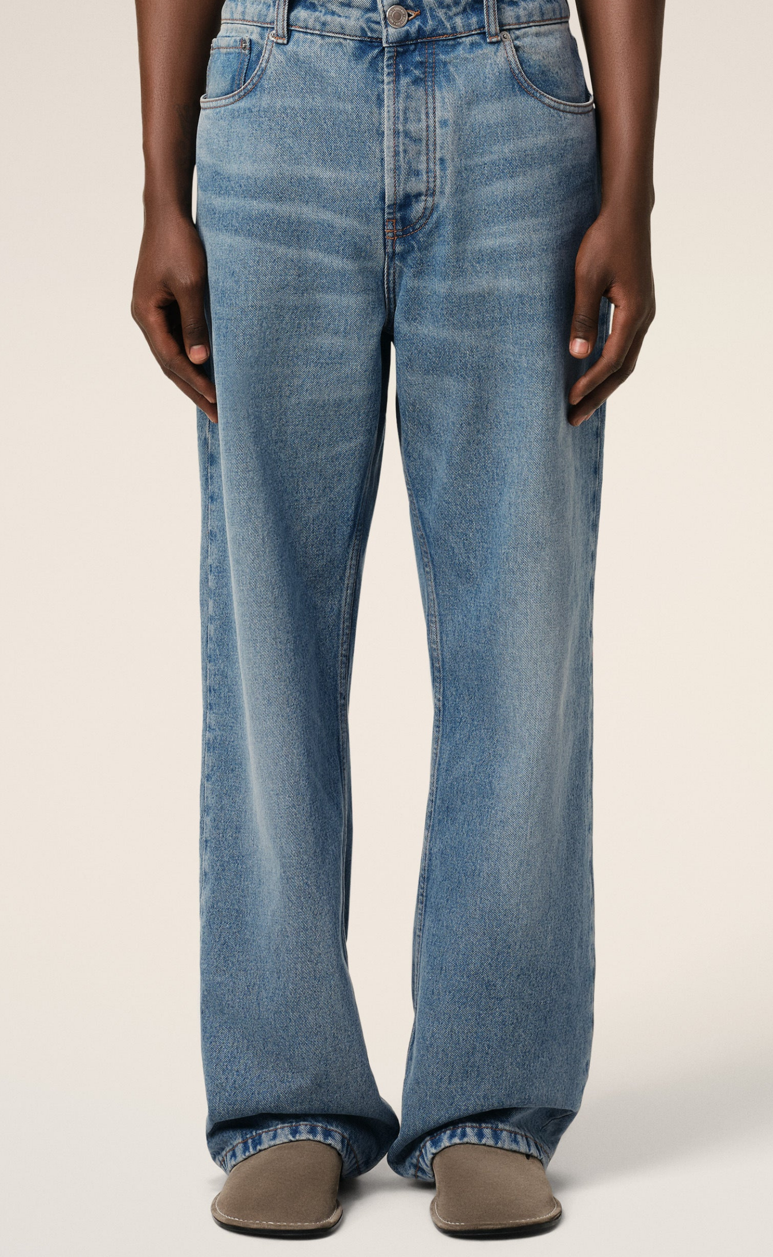 LARGE FIT BLUE JEANS