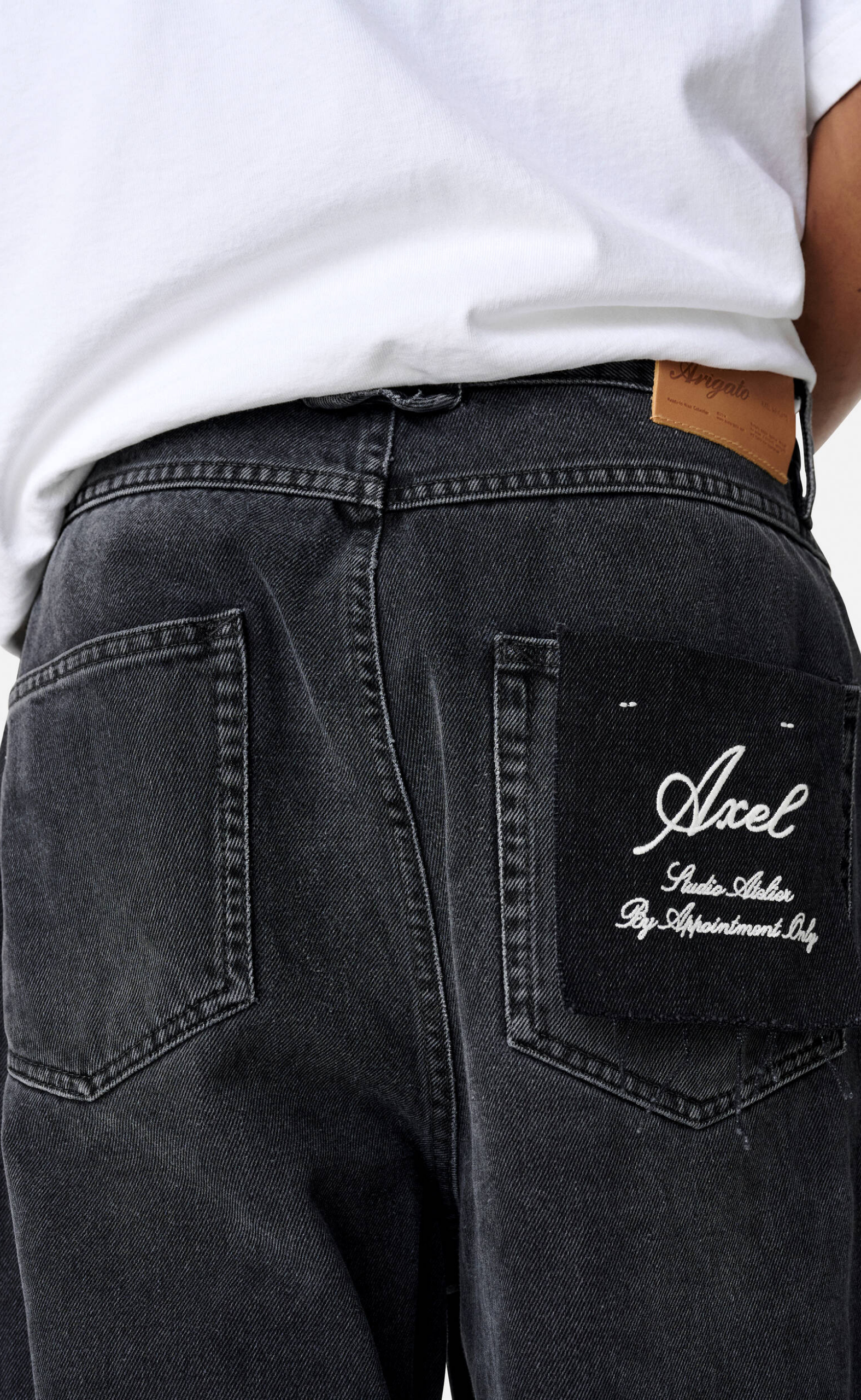 EMBROIDERED RELAXED DARK GREY JEANS