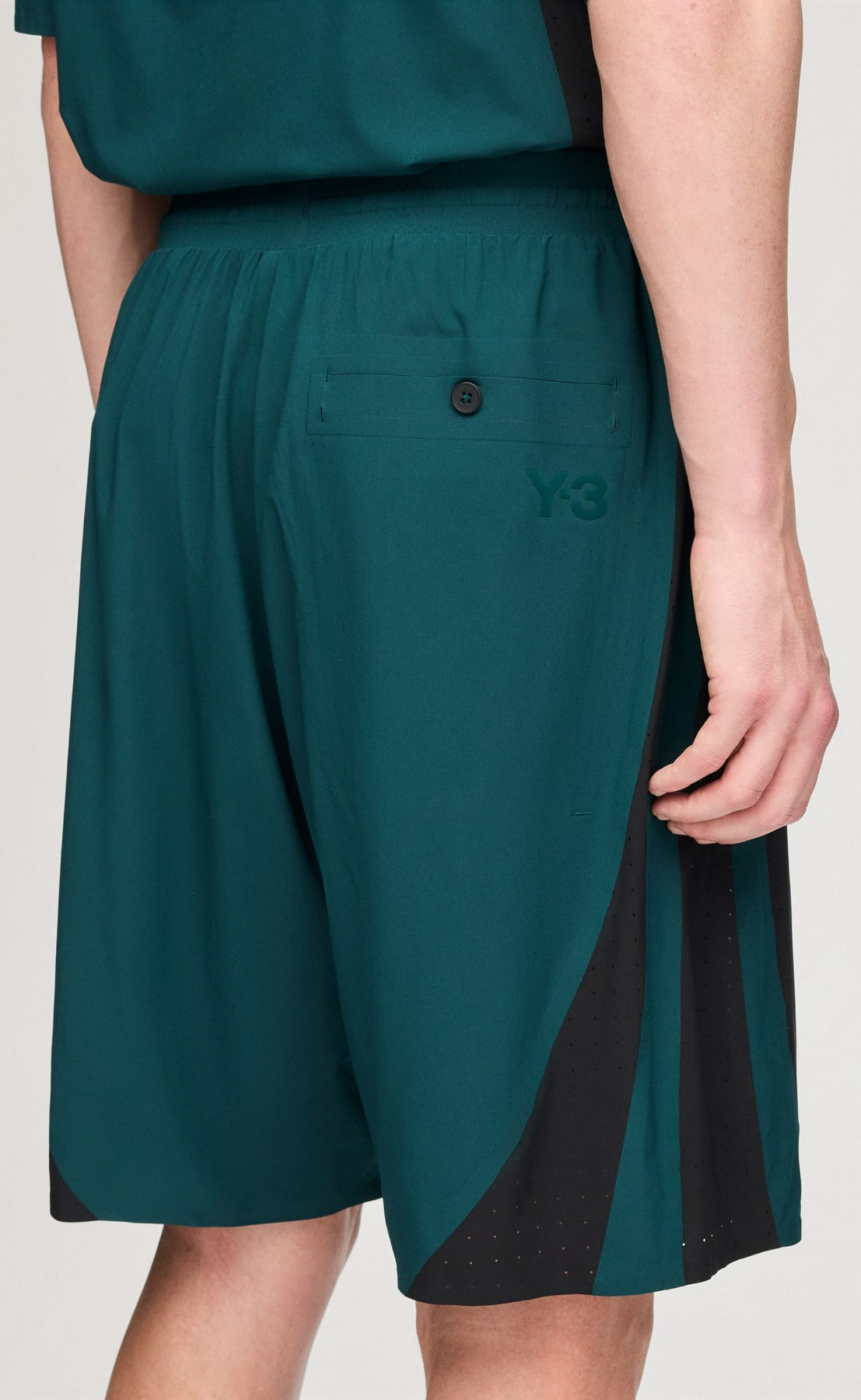 Y-3 ULTRALIGHT WOVEN AURORA IVY SHORTS