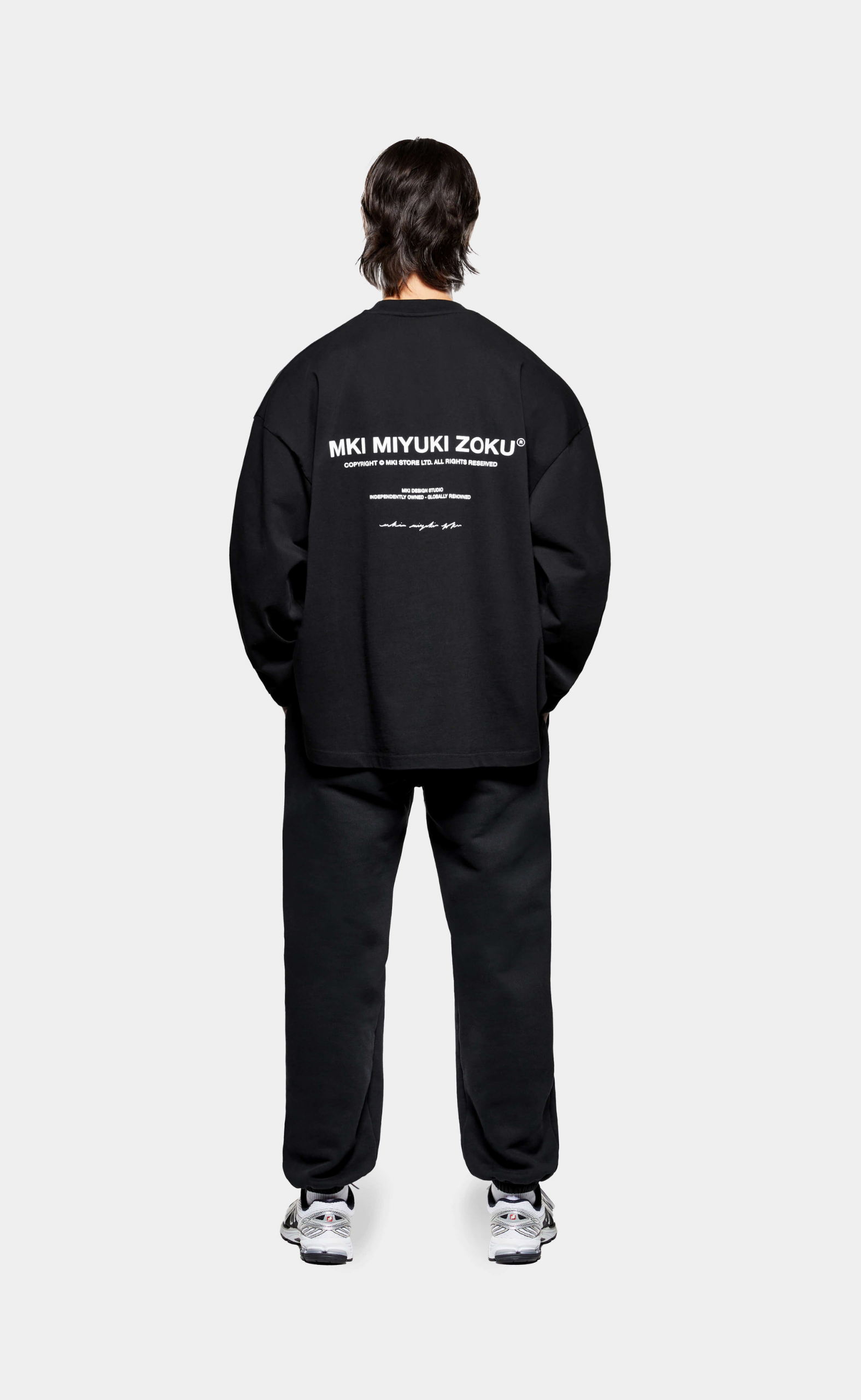 DESIGN STUDIO BLACK LONGSLEEVE