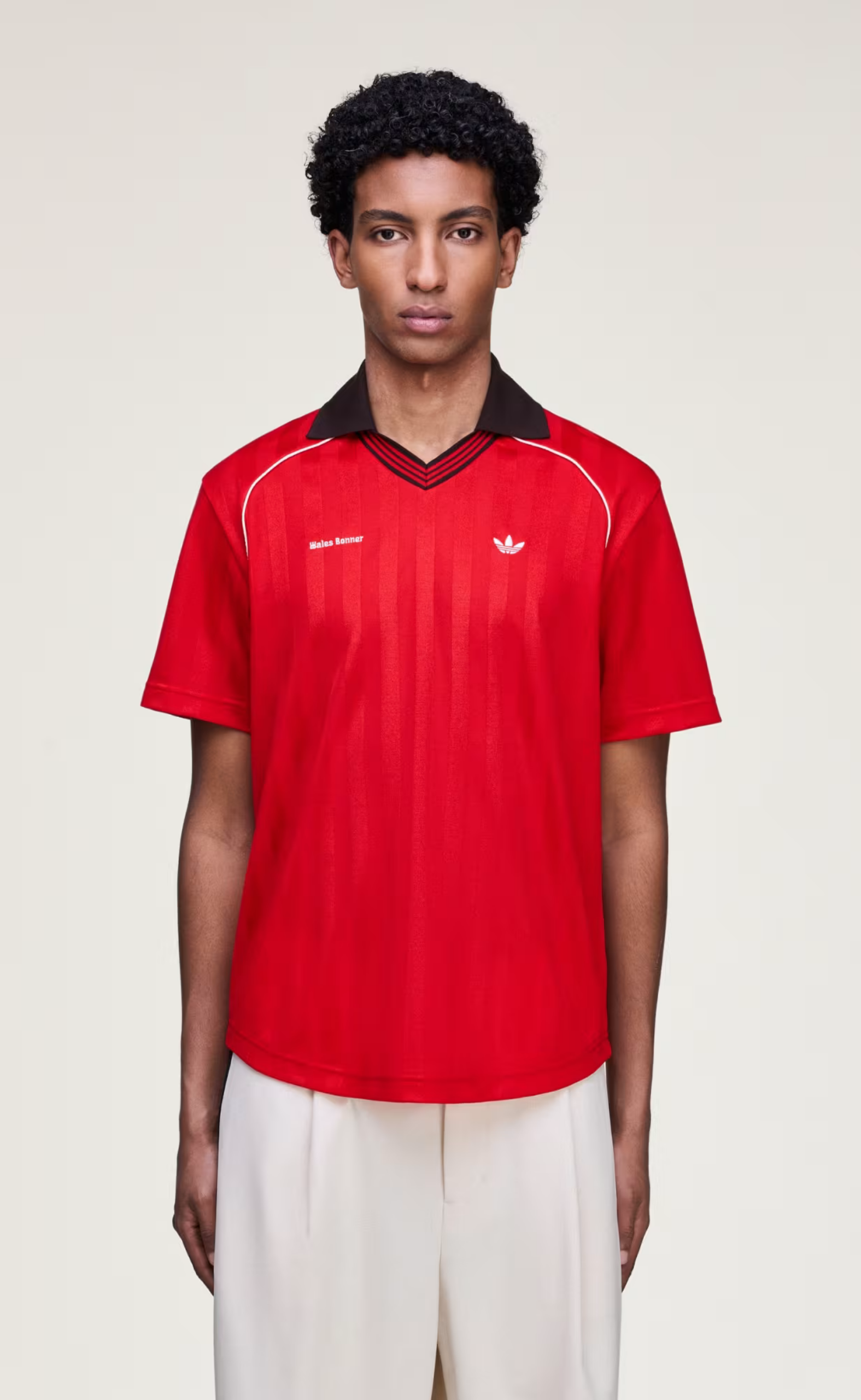 WB FOOTBALL BATTER SCARLET T-SHIRT