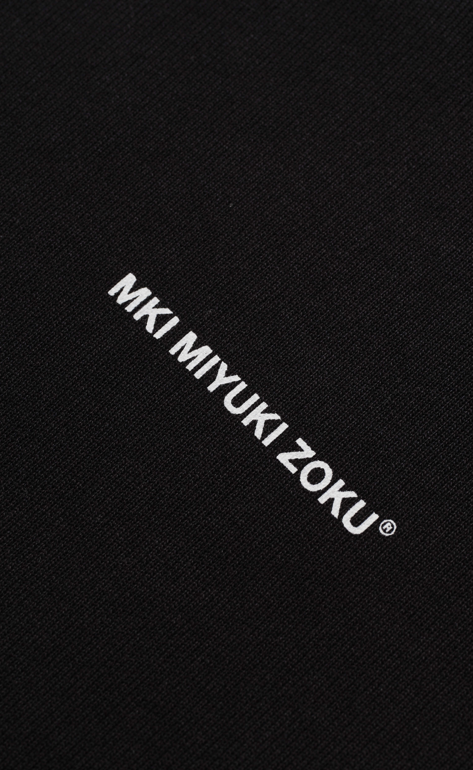 UNIFORM BLACK CREWNECK