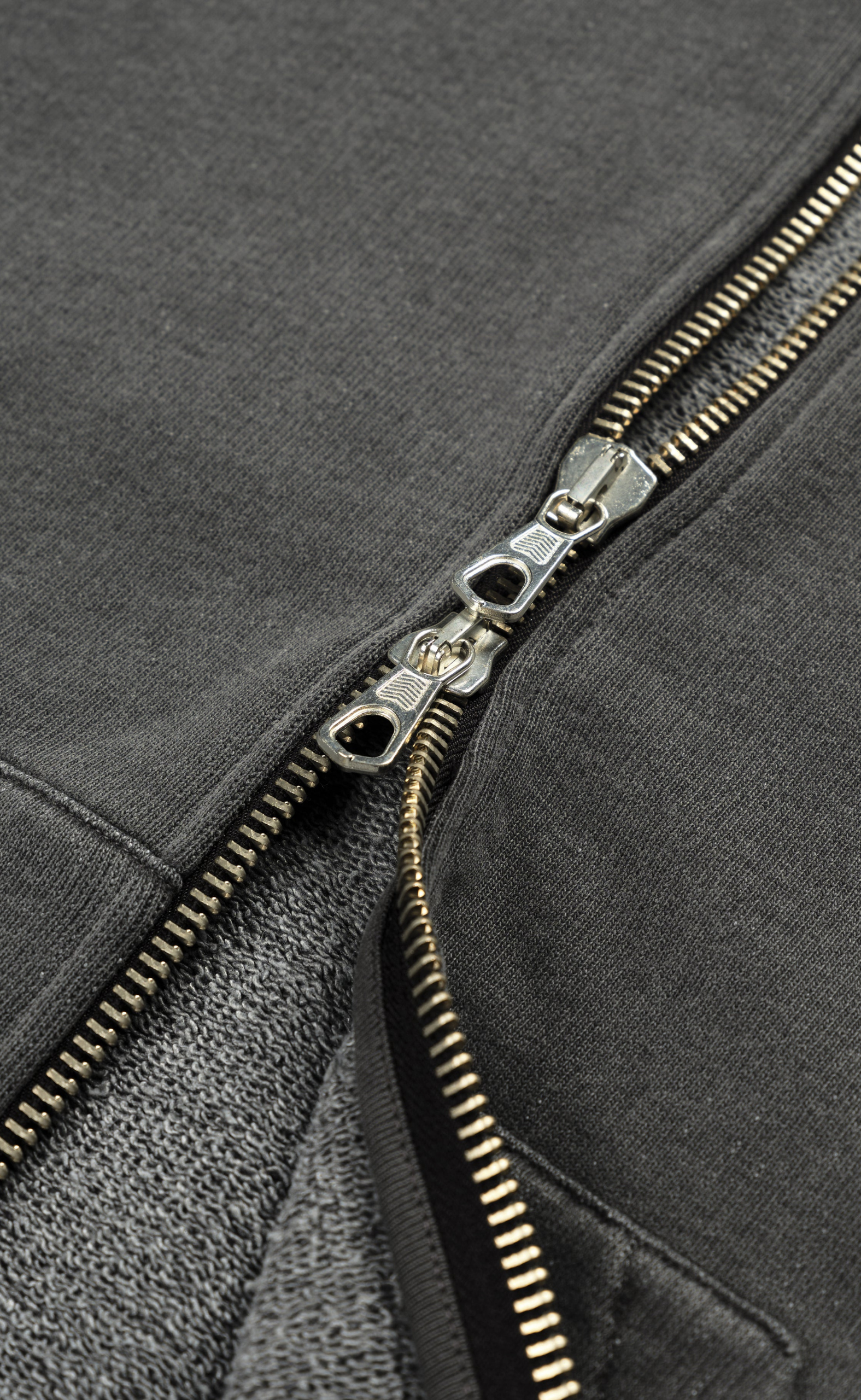 UNIFORM ZIP PIGMENT BLACK HOODIE