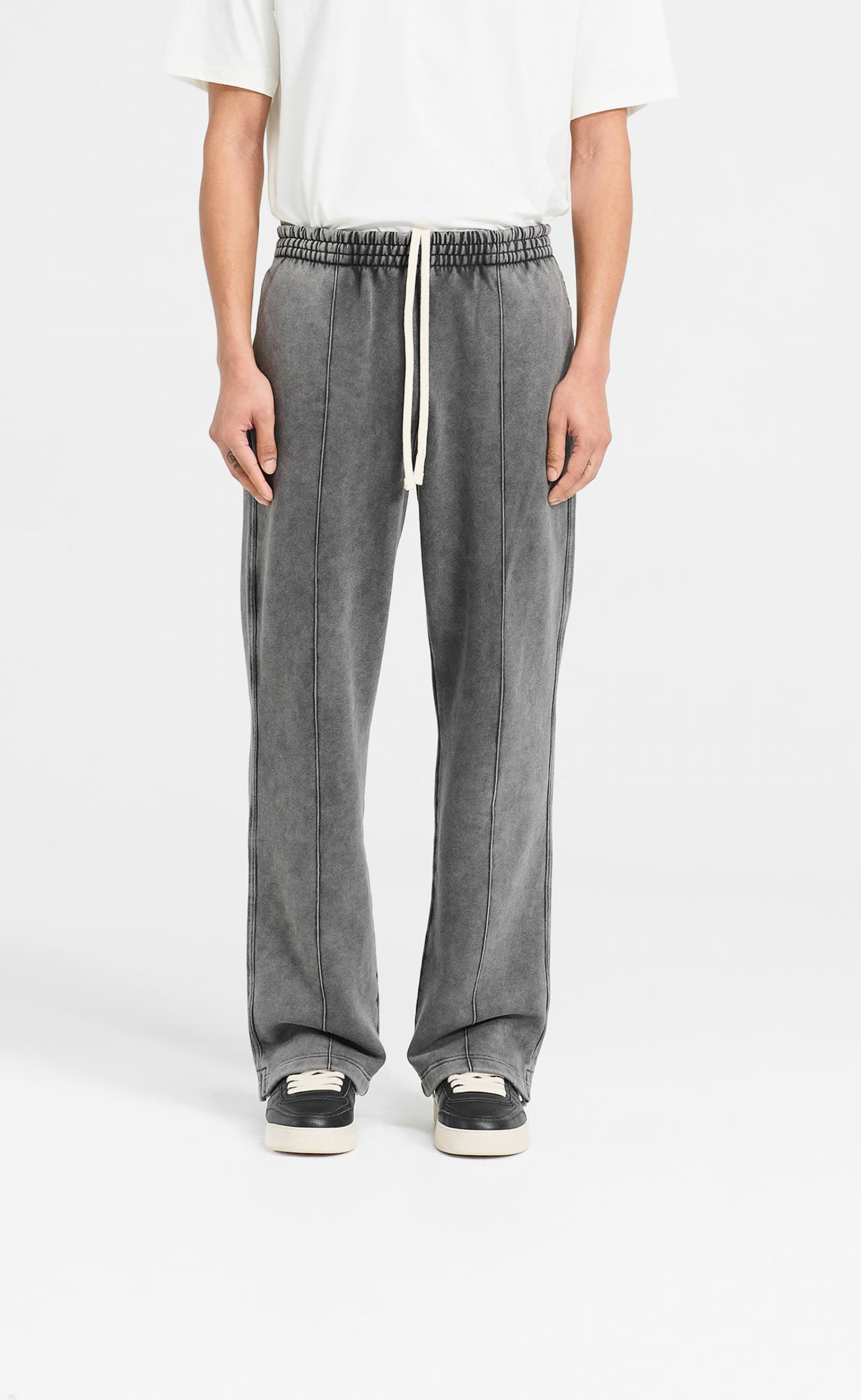 INITIAL WINTAGE GREY SWEATPANTS
