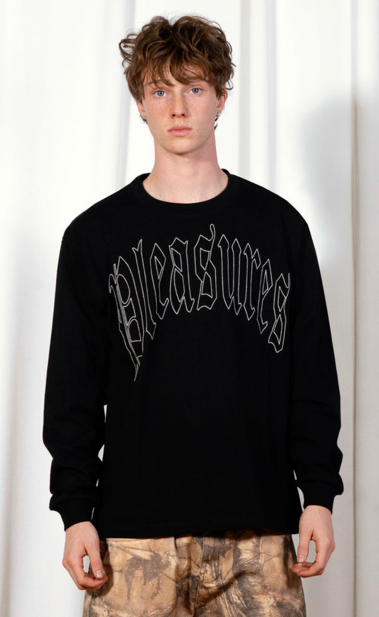 TWITCH BLACK LONGSLEEVE