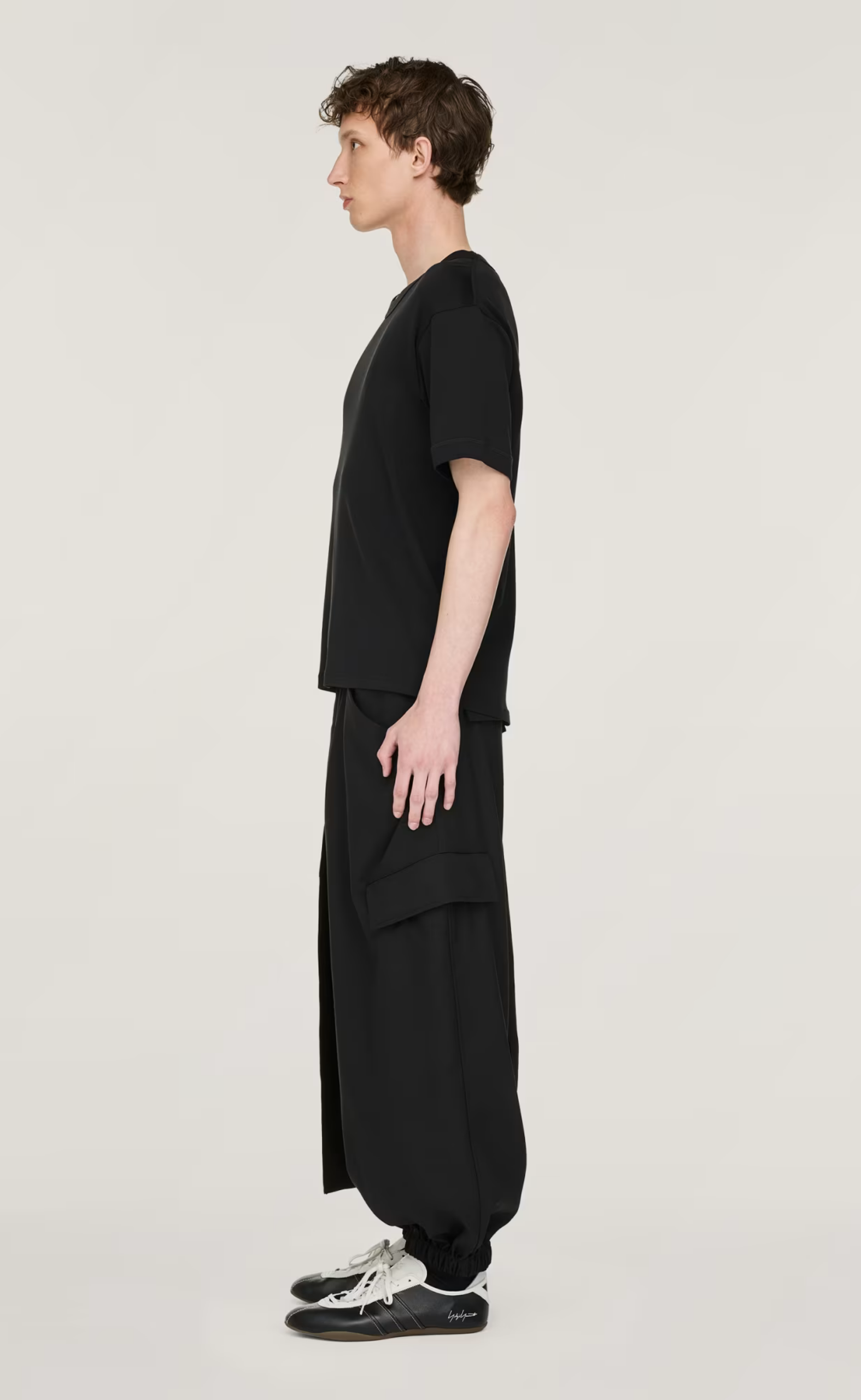 SLIM BLACK T-SHIRT