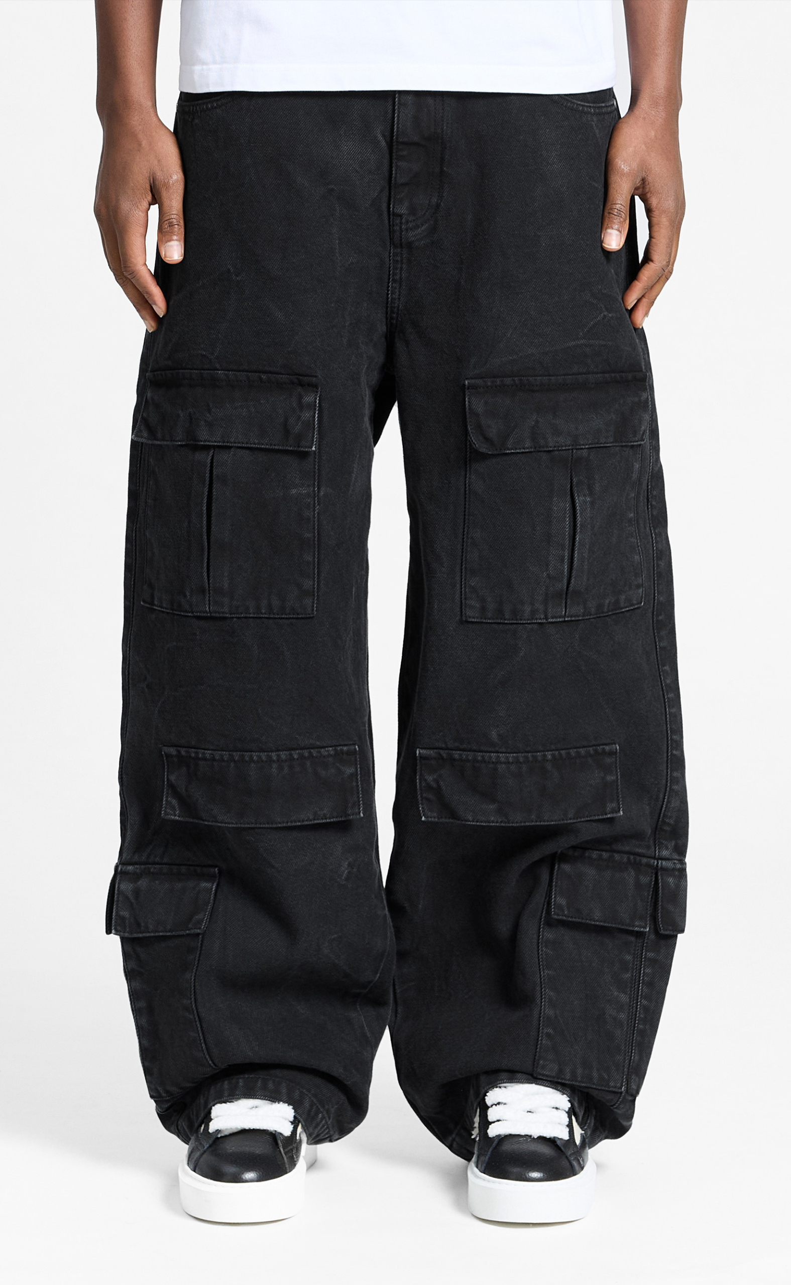 WRINKLED CANVAS CARGO BLACK PANTS