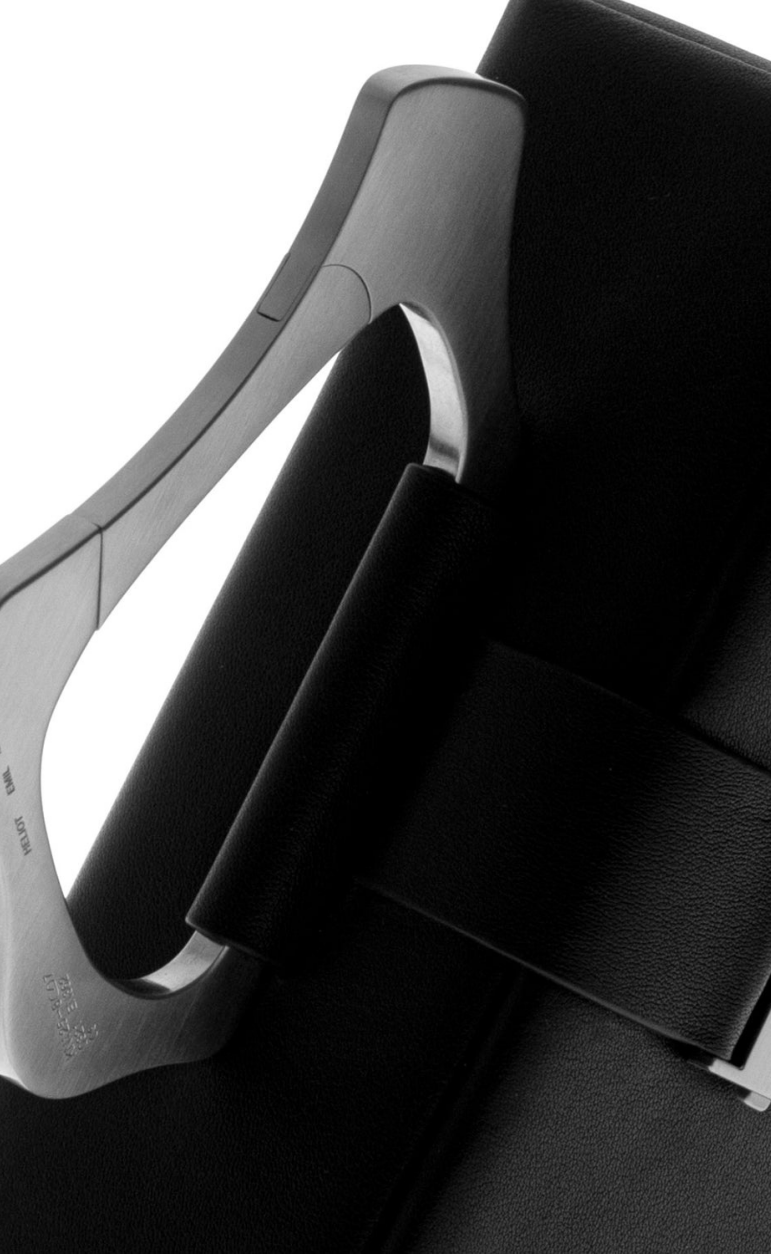 SOLELY LARGE BOX BLACK BAG