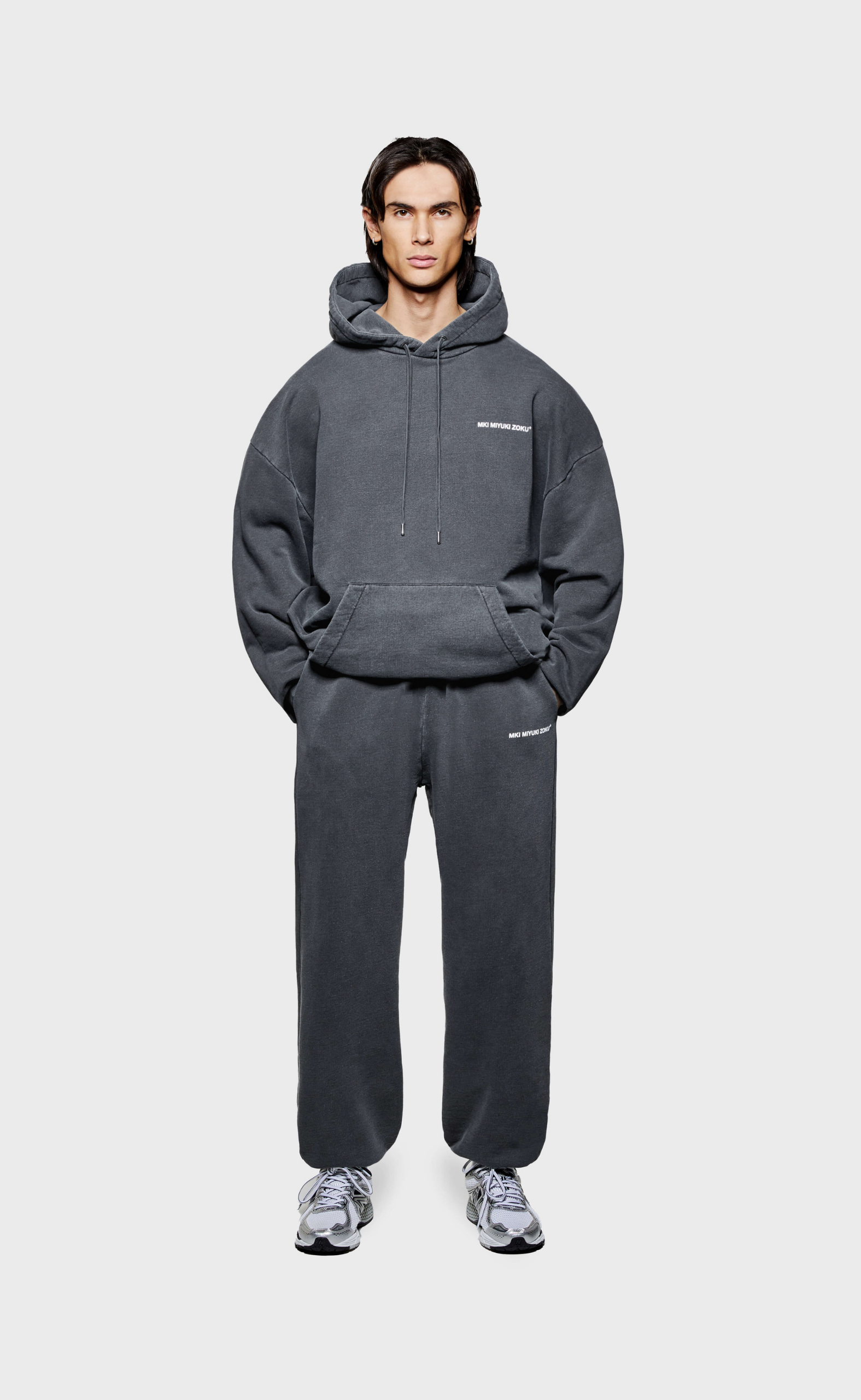 UNIFORM PIGMENT BLACK HOODIE