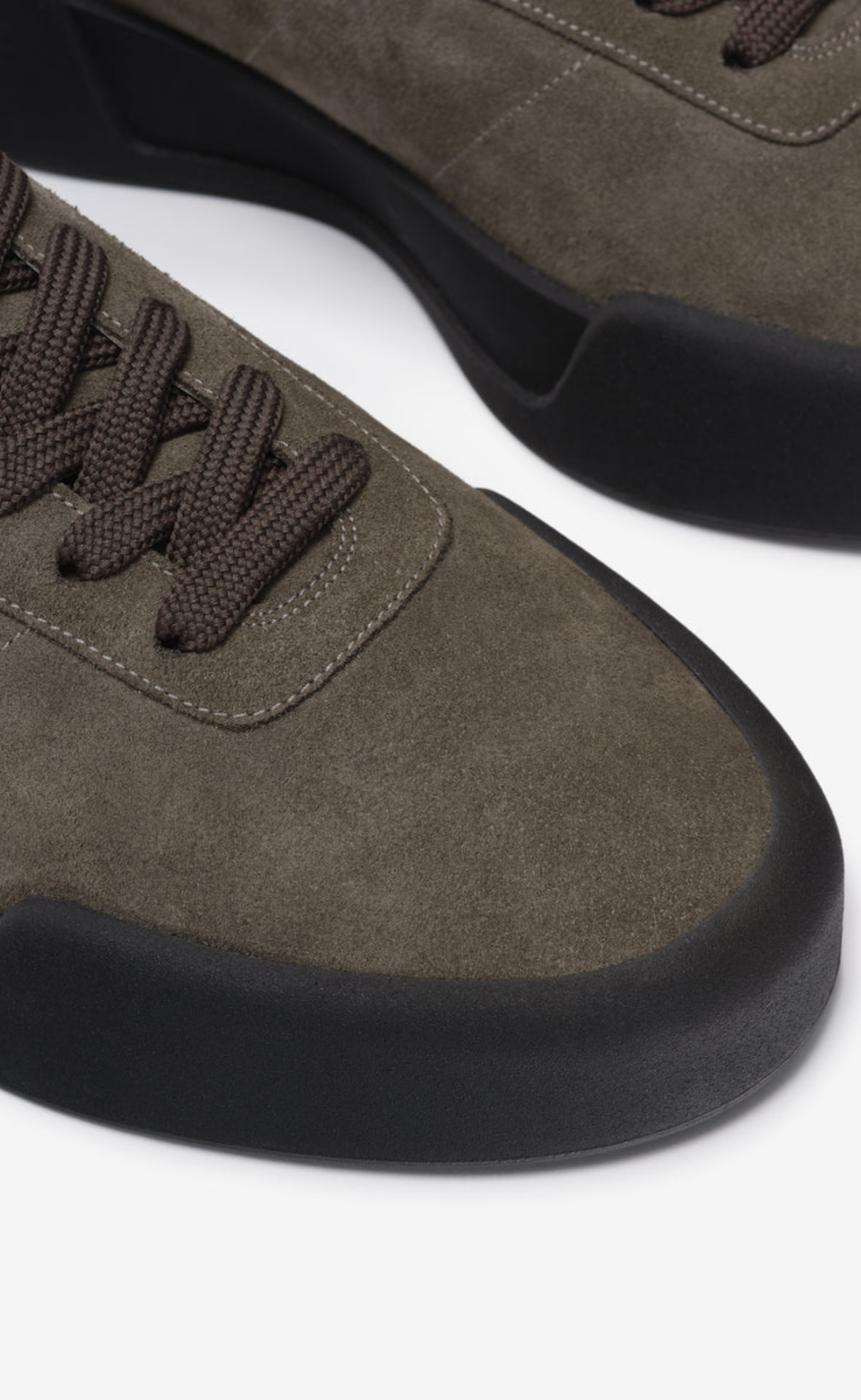 AEROBIC LOW SUEDE WILLOW SNEAKER