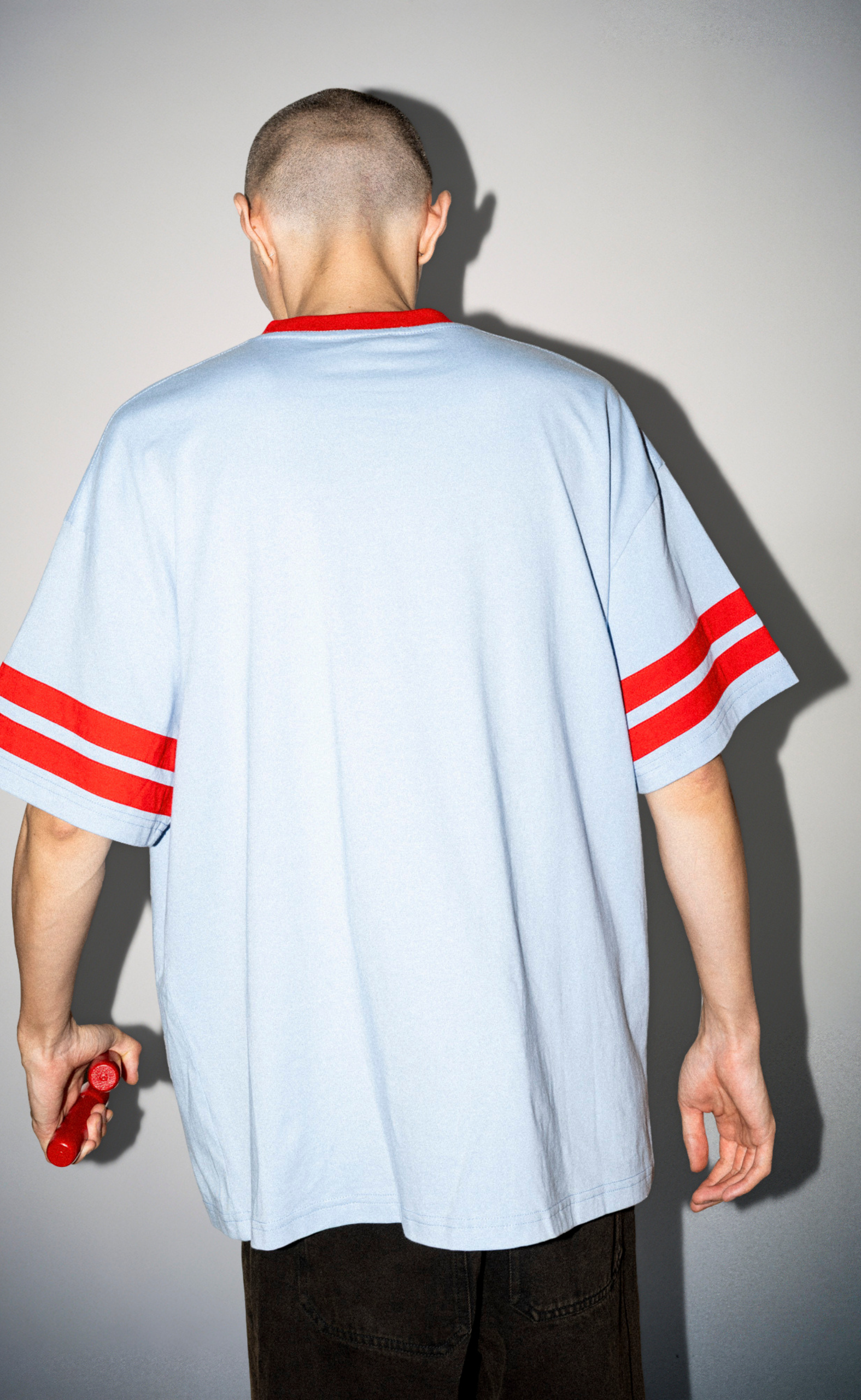 HOLE V-NECK JERSEY LIGHT BLUE T-SHIRT