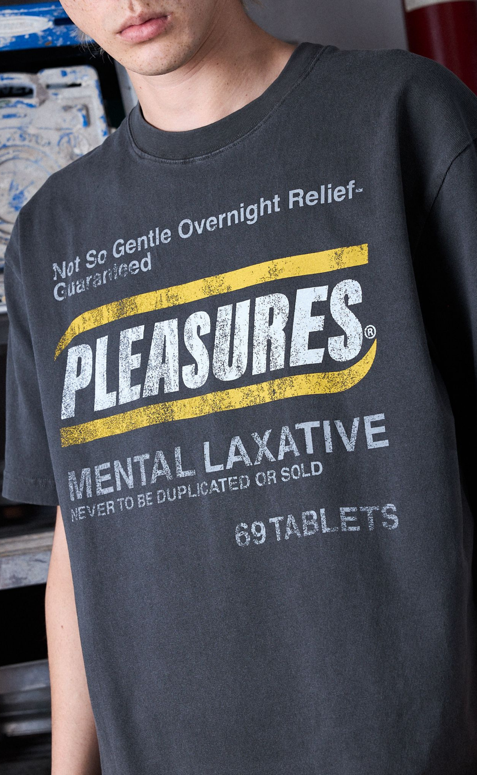 RELIEF HEAVYWEIGHT BLACK T-SHIRT