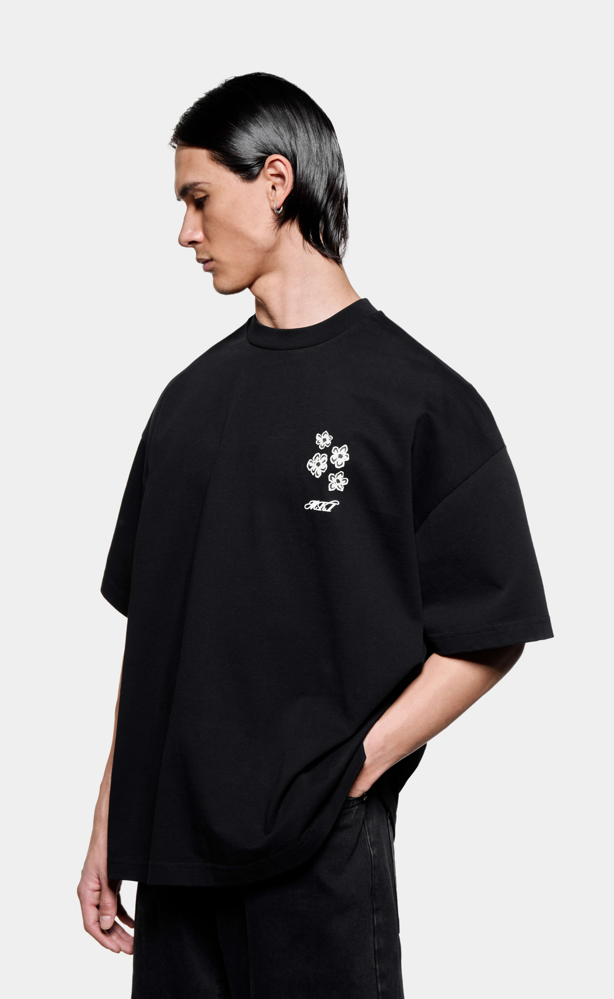 HIBISCUS BLACK T-SHIRT