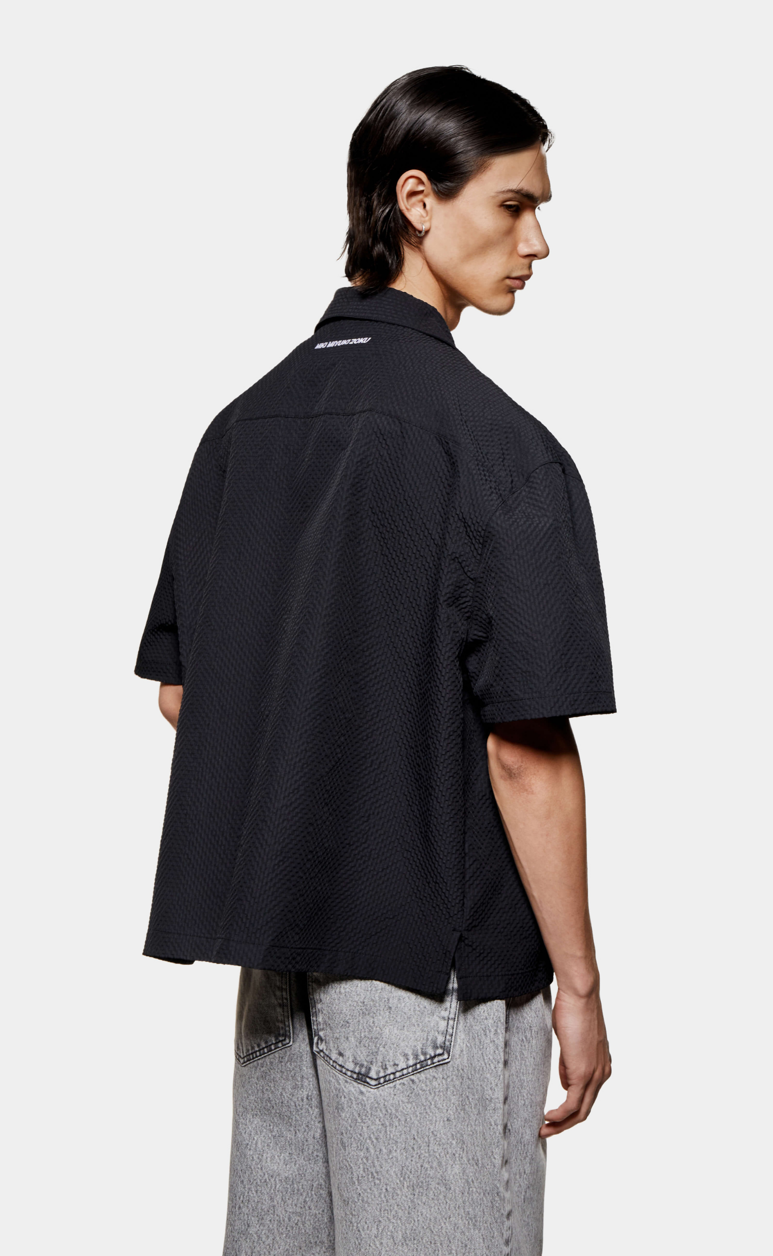 SEERSUCKER VACATION BLACK SHIRT