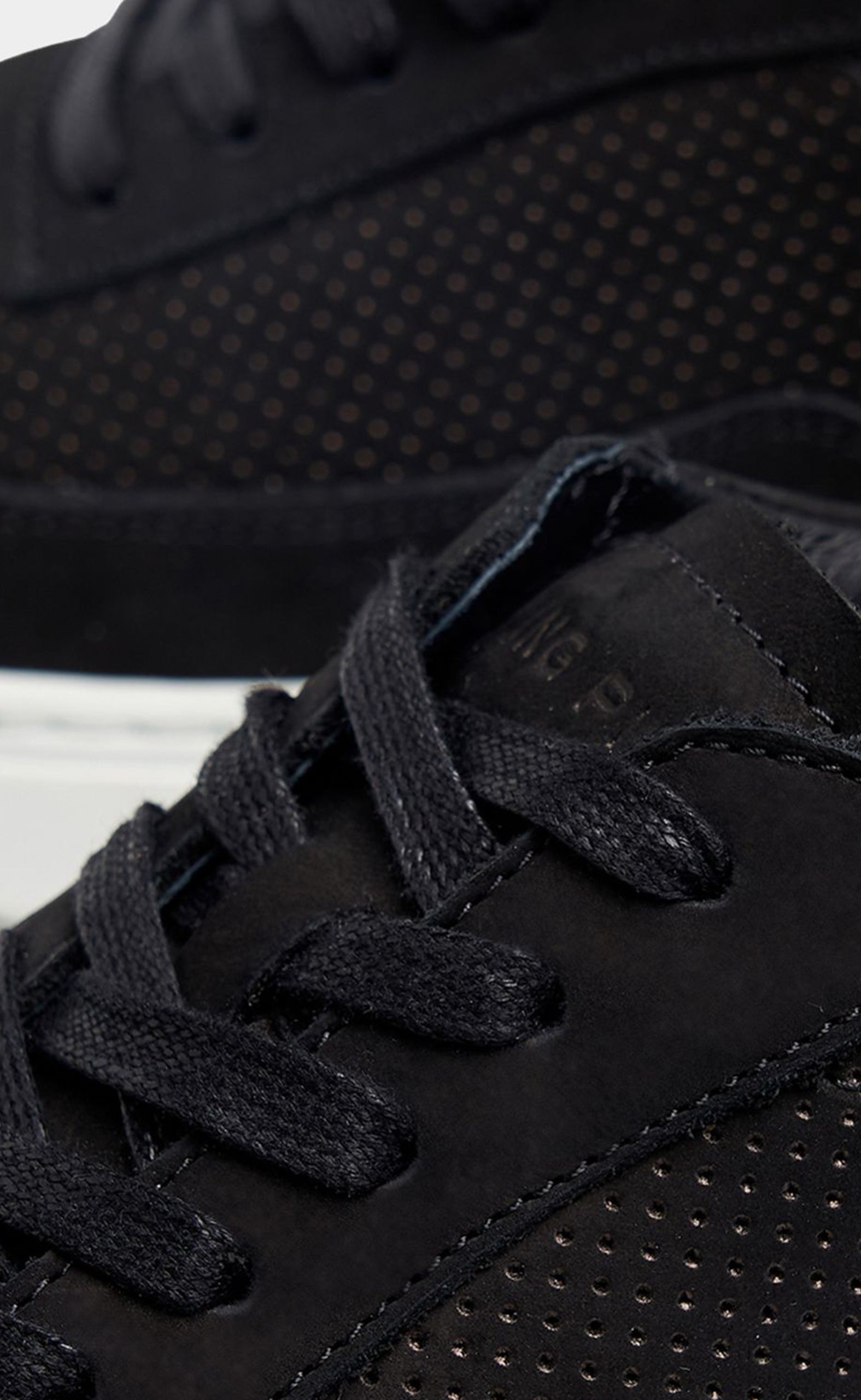 MONDO BIANCO PERFORATED BLACK