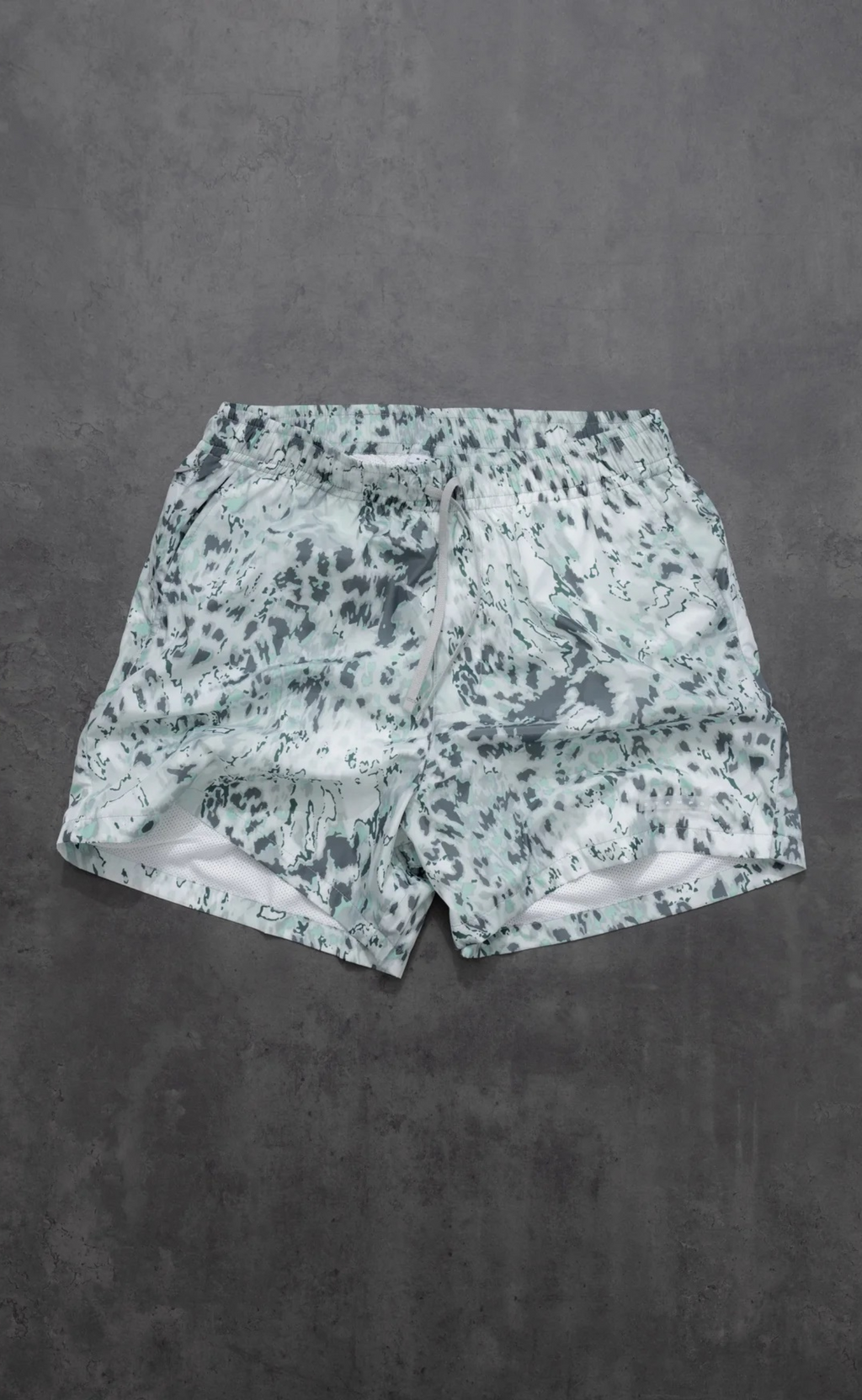 セール価格公式 2205-7002-67-022 Pleasures Leopard Surf Men Shorts ...