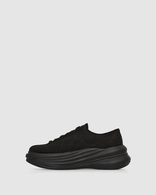 ARIA BLACK SNEAKER