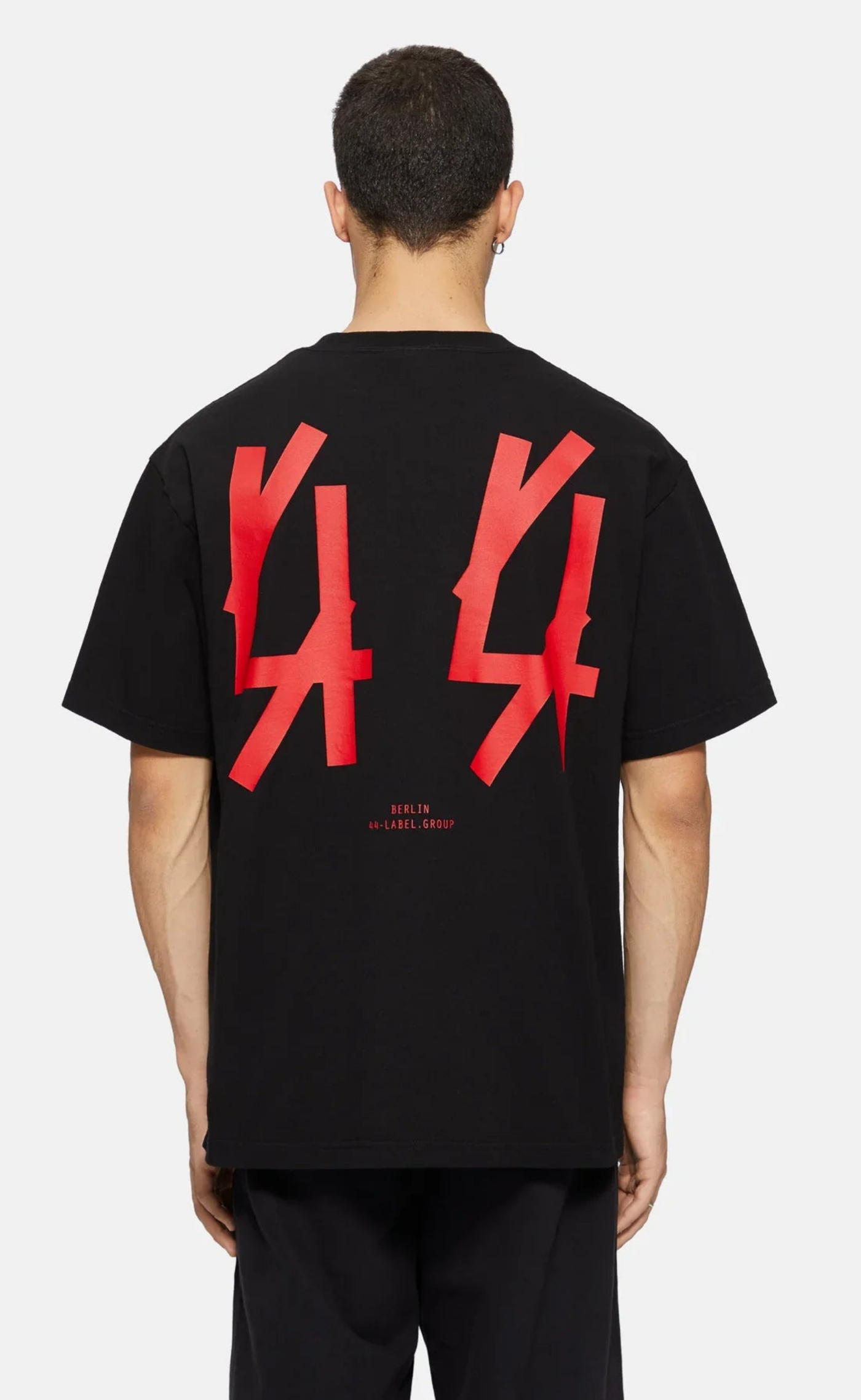 CLASSIC BLACK T-SHIRT