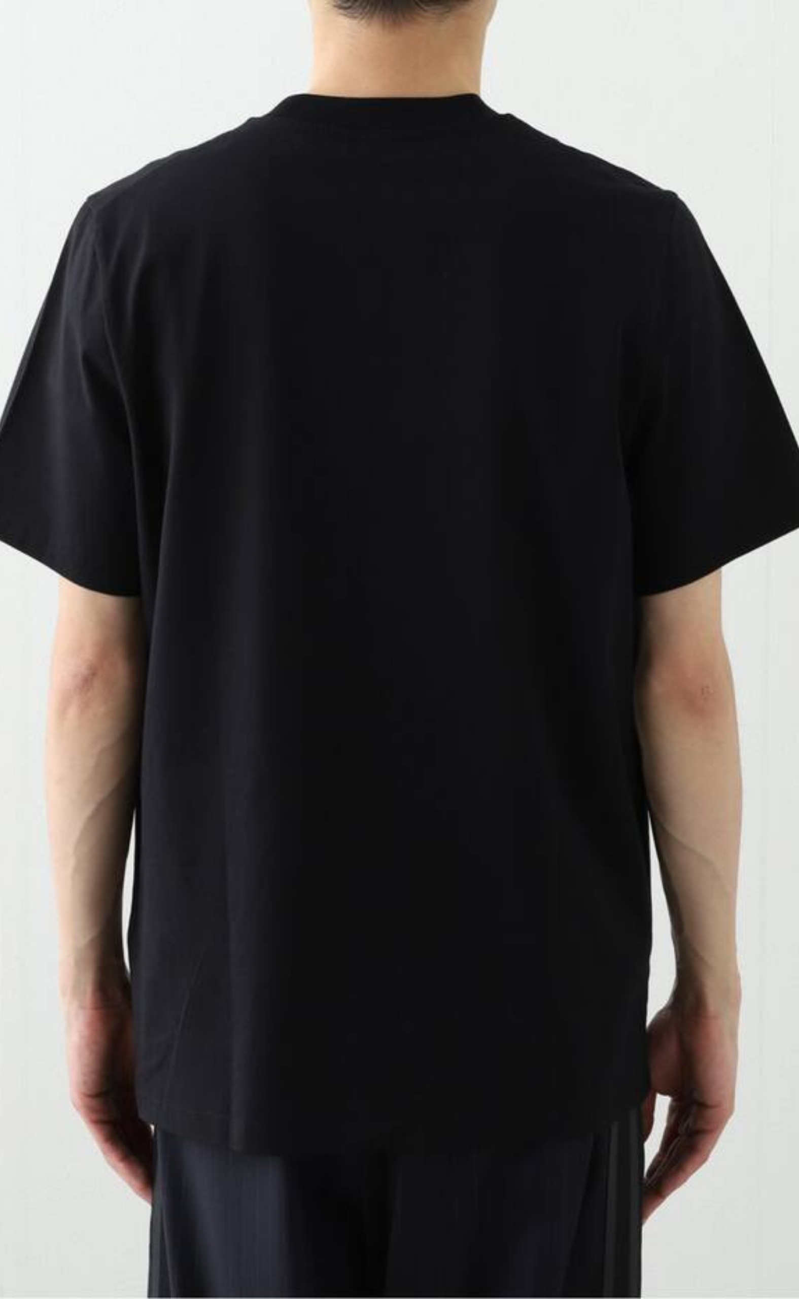 BOXY CREW-NECK BLACK T-SHIRT