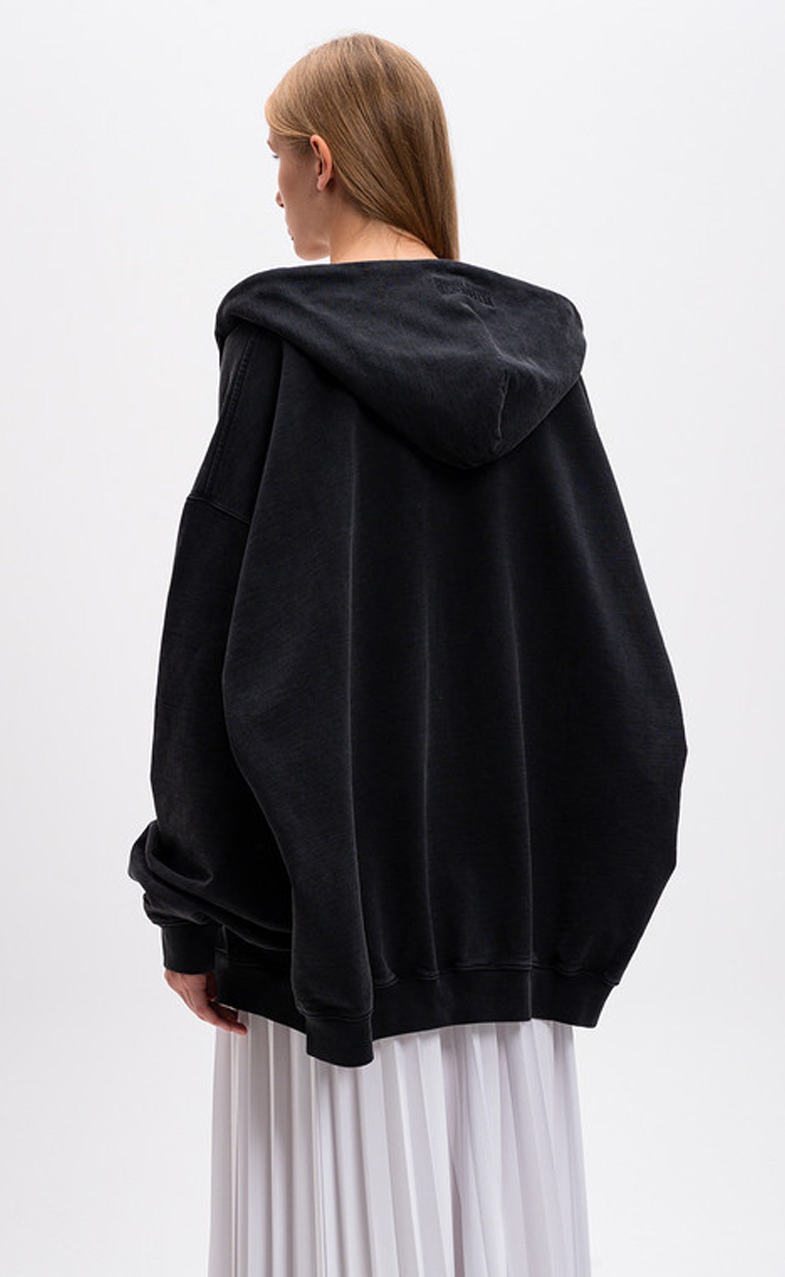 STICKER ZIP-UP BLACK HOODIE