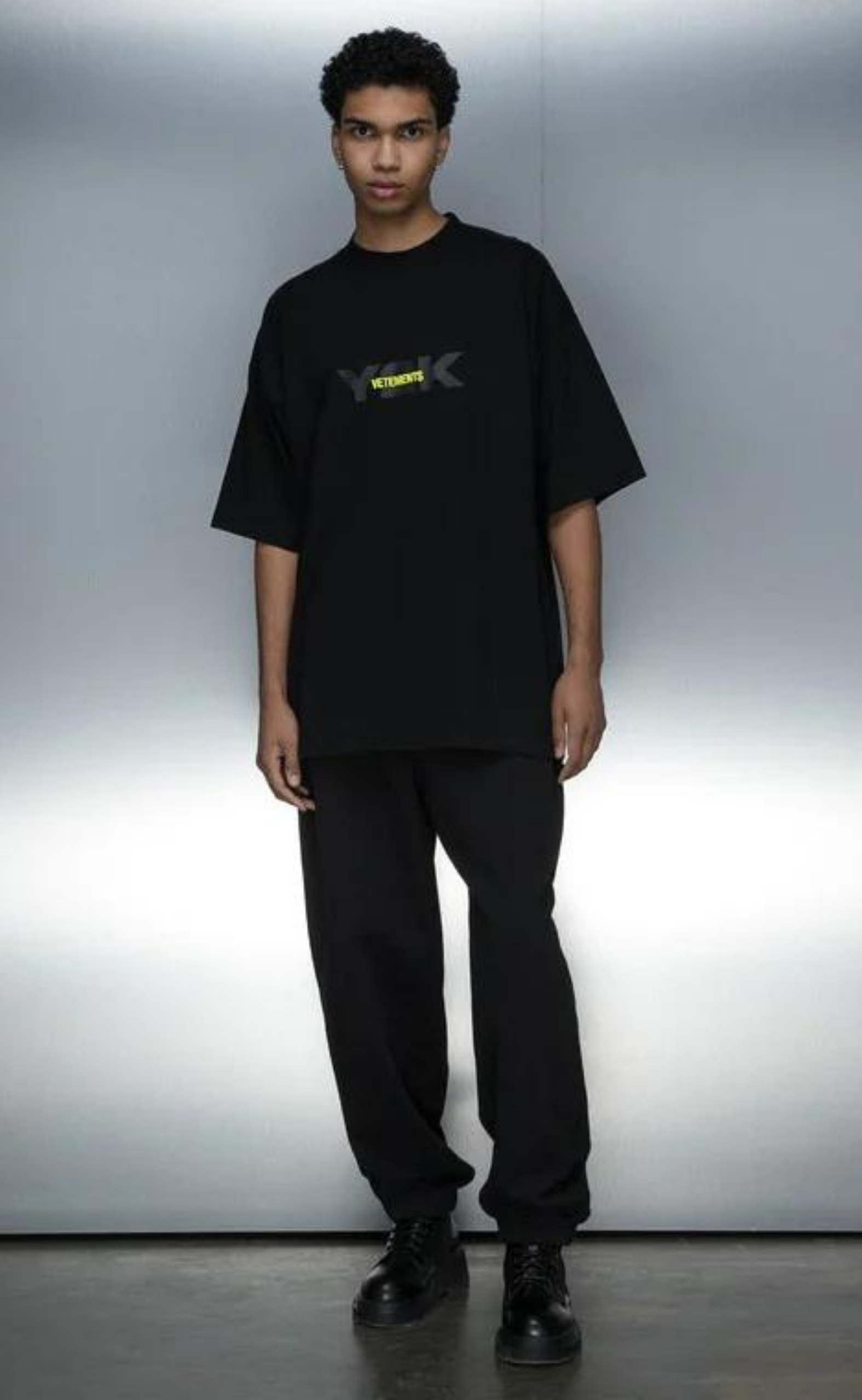 Y2K MEGA PARTY WASHED BLACK T-SHIRT