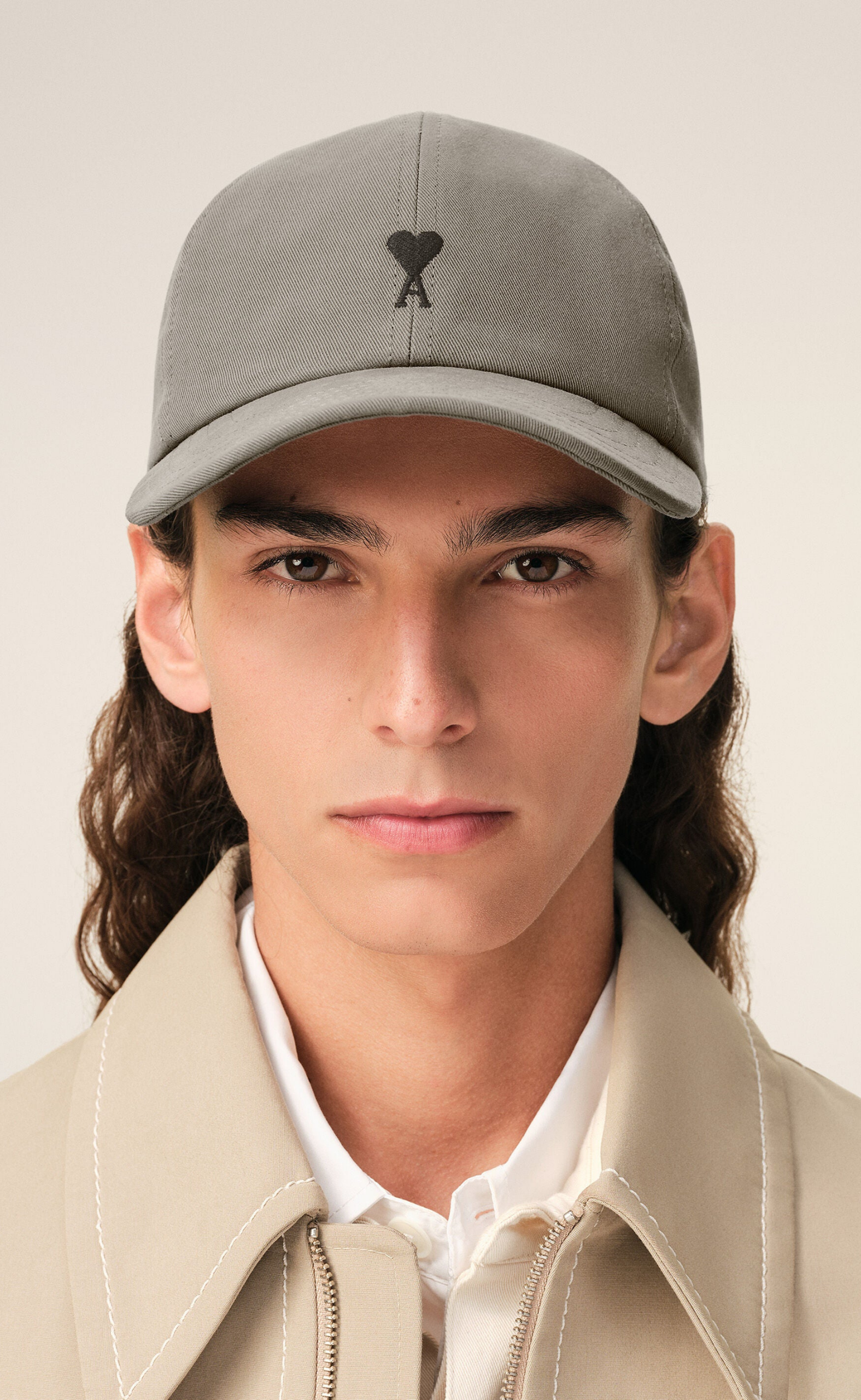 AMI DE COEUR EMBROIDERY CARBON HAT
