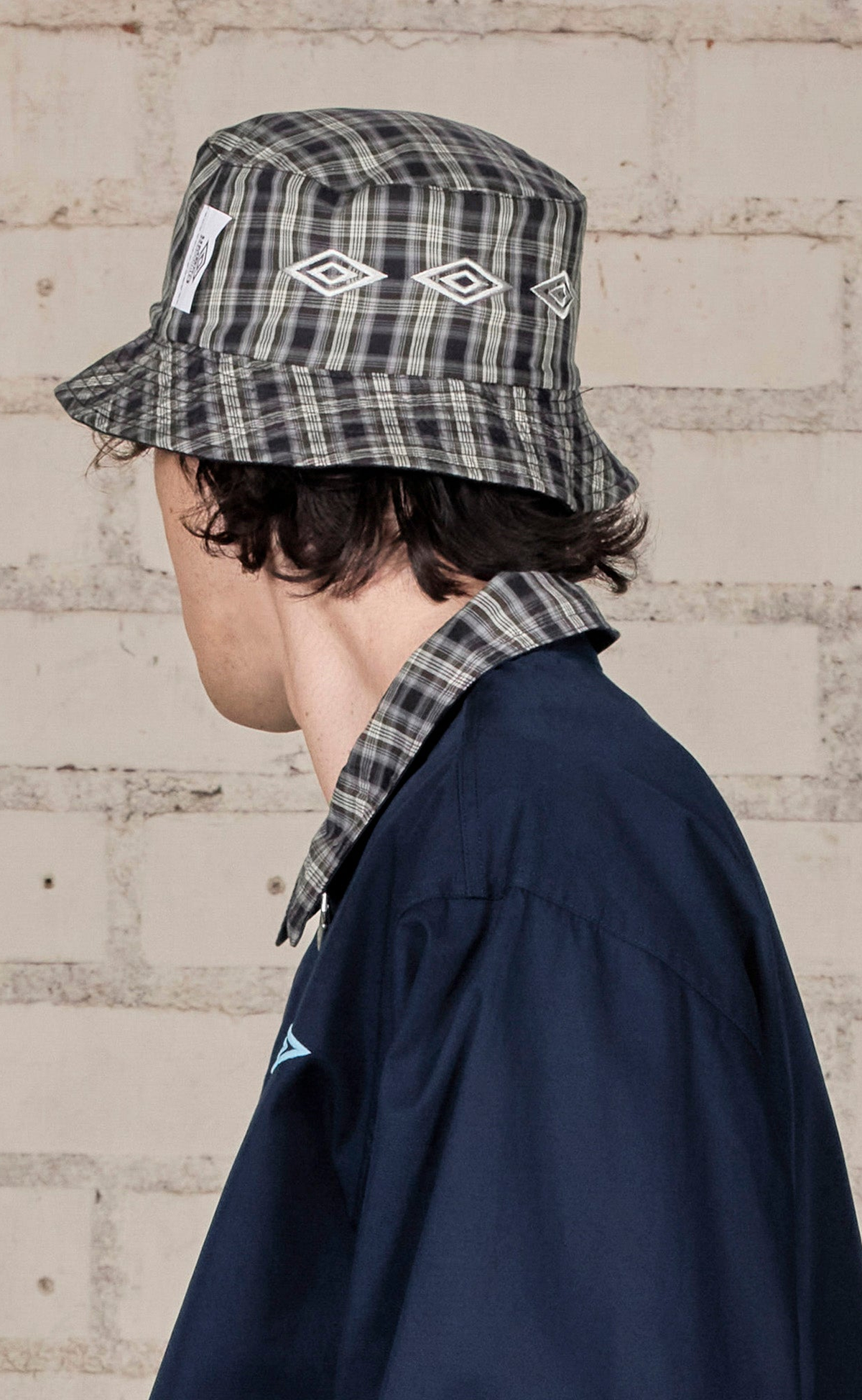 REVERSIBLE BUCKET BLACK HAT