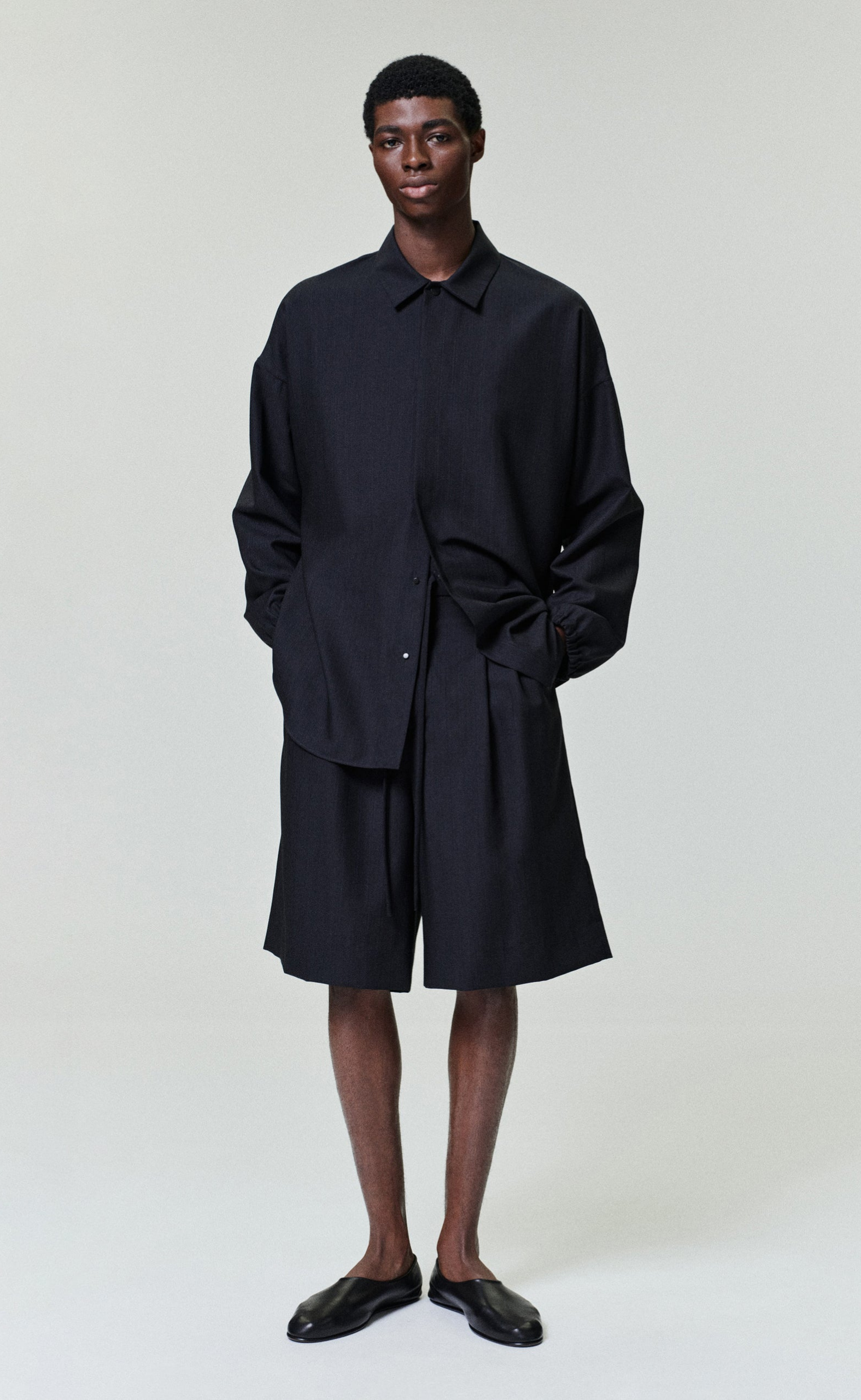 EASY CARE WOOL CLASSIC BLACK SHIRT