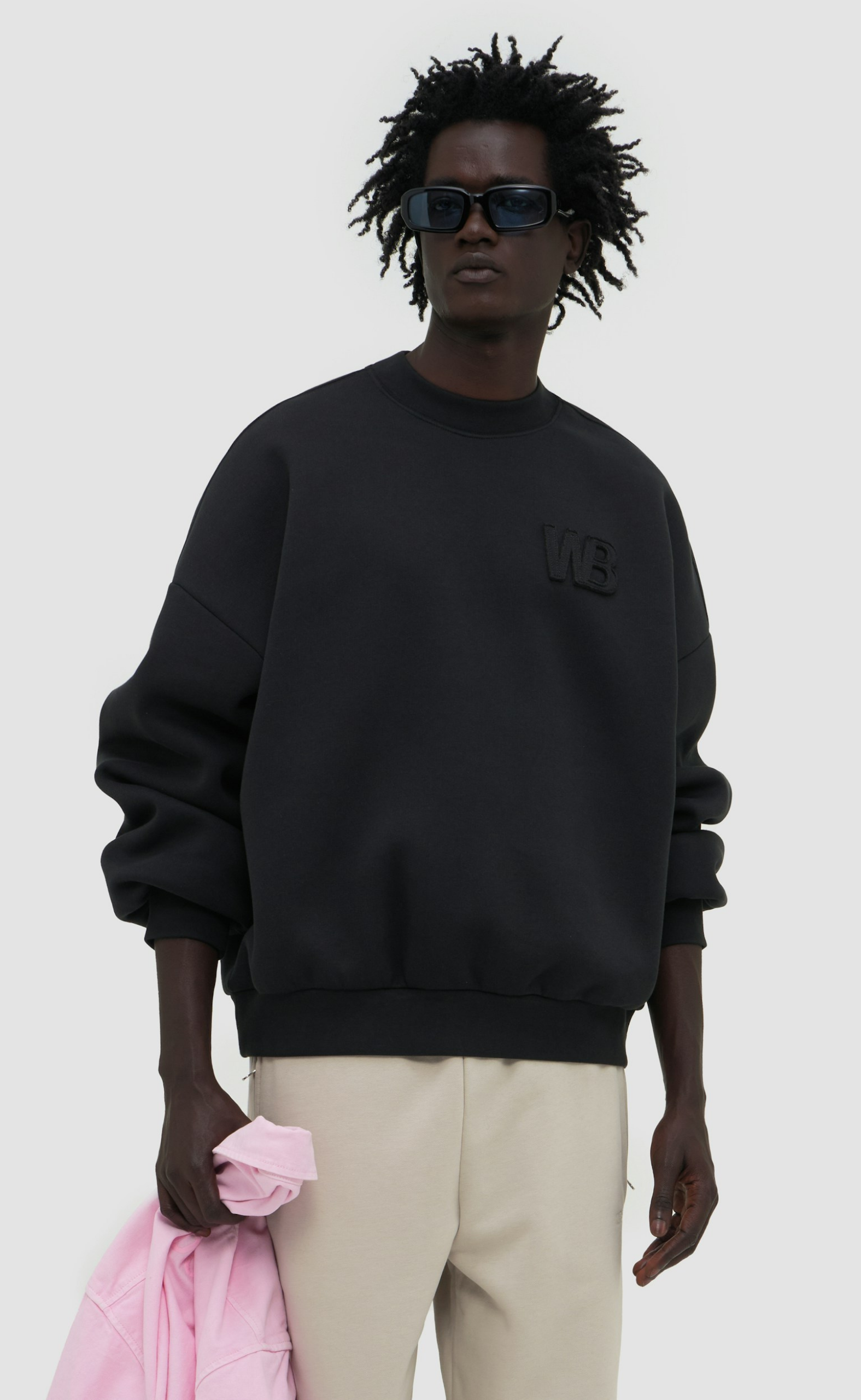 VERICE JET BLACK CREWNECK