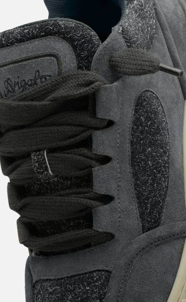 AREA LOOP BLACK WHITE SNEAKER