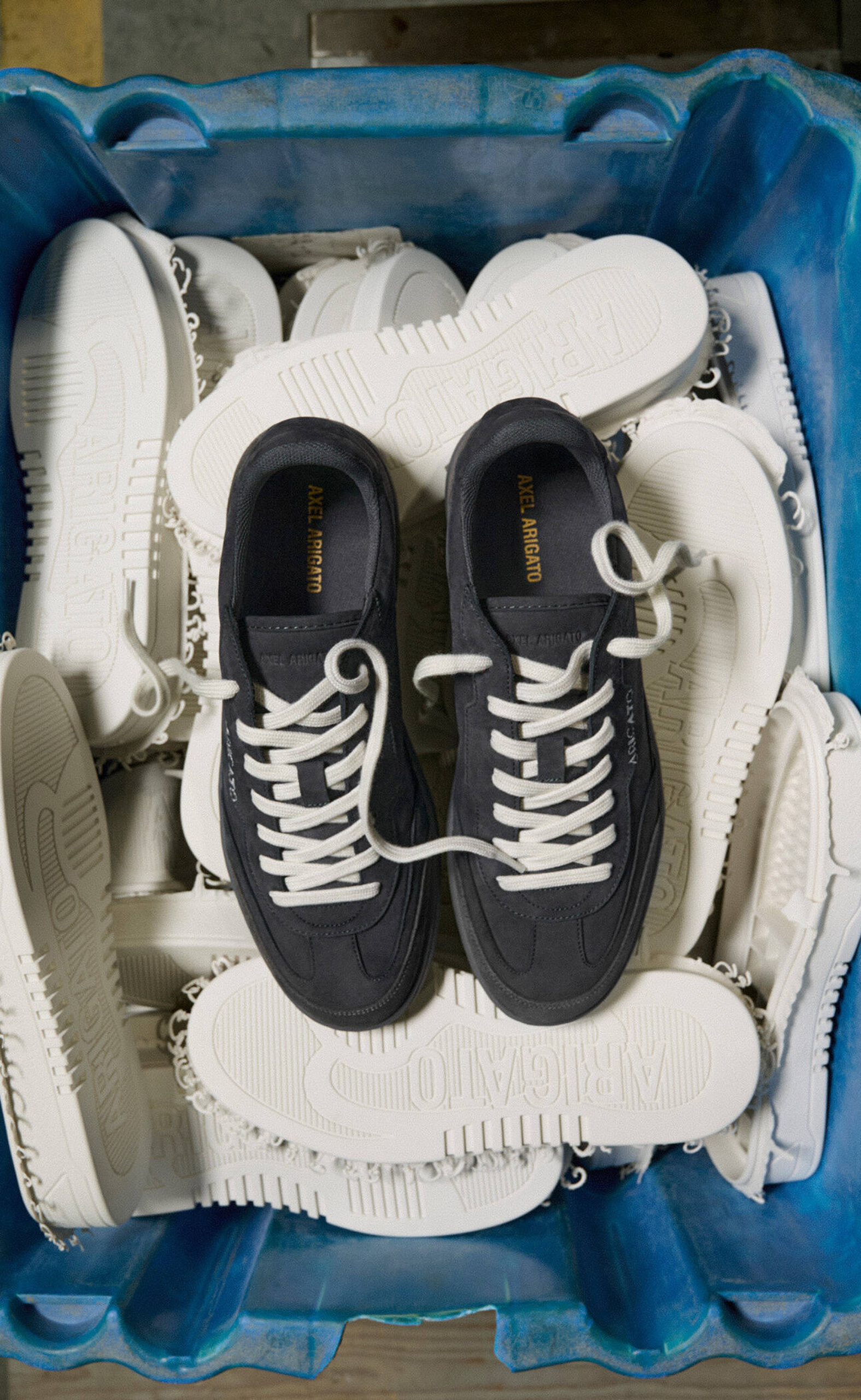 DICE T-TOE OFF BLACK SNEAKER