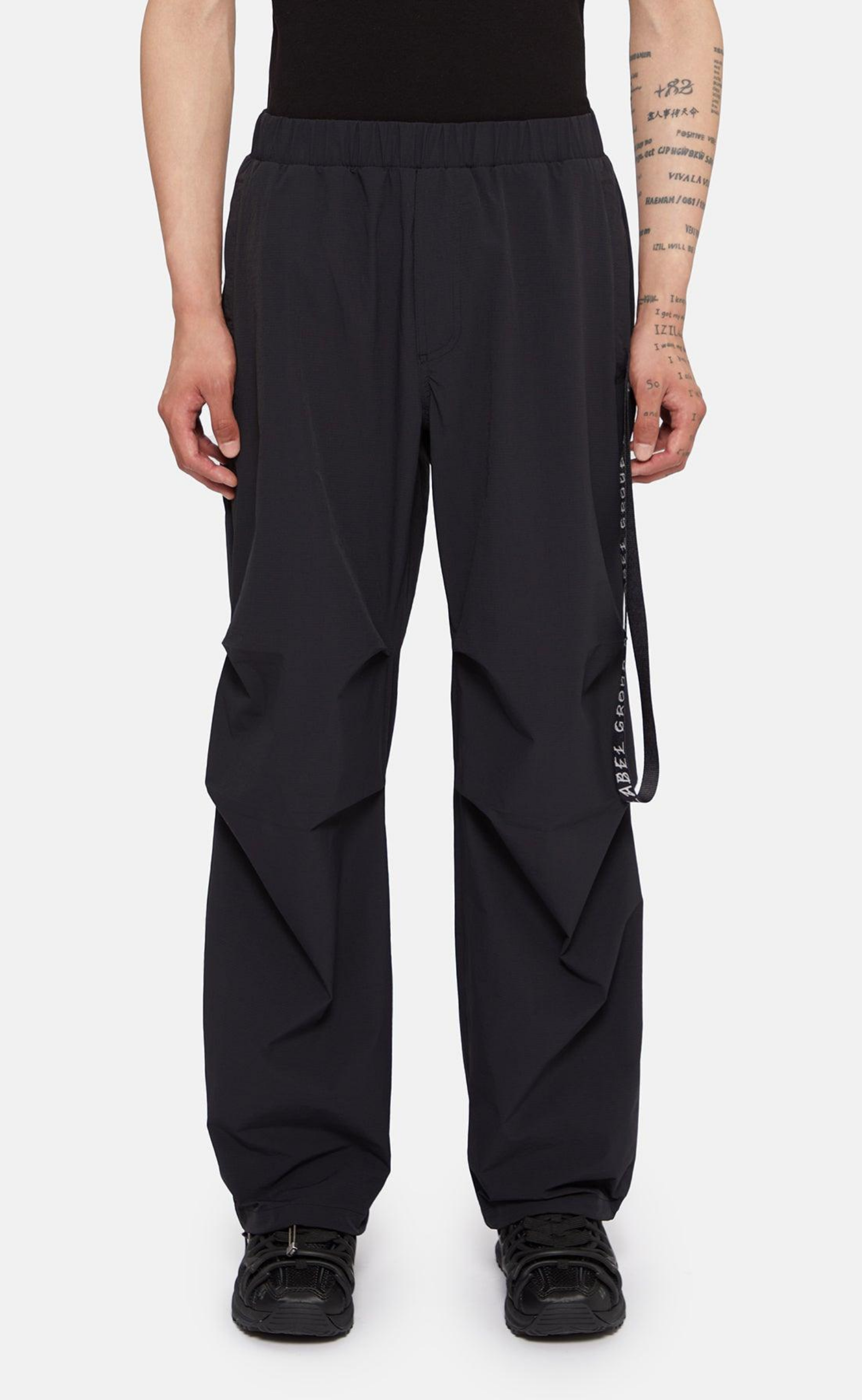 ID DRAWSTRING BLACK PANTS