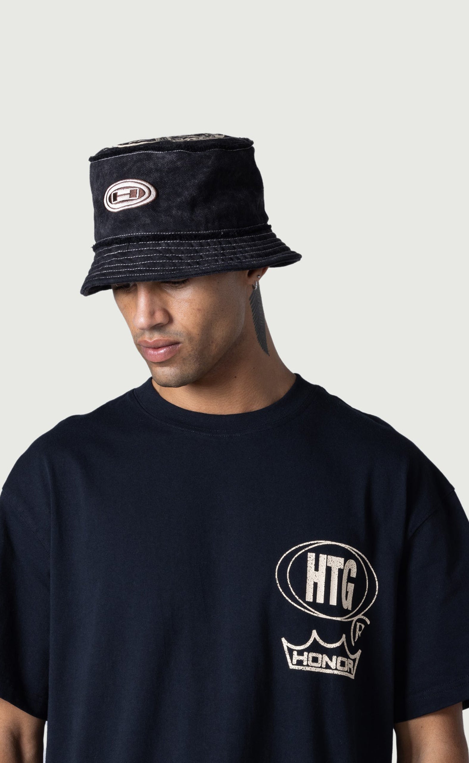 CARPENTER BUCKET BLACK HAT