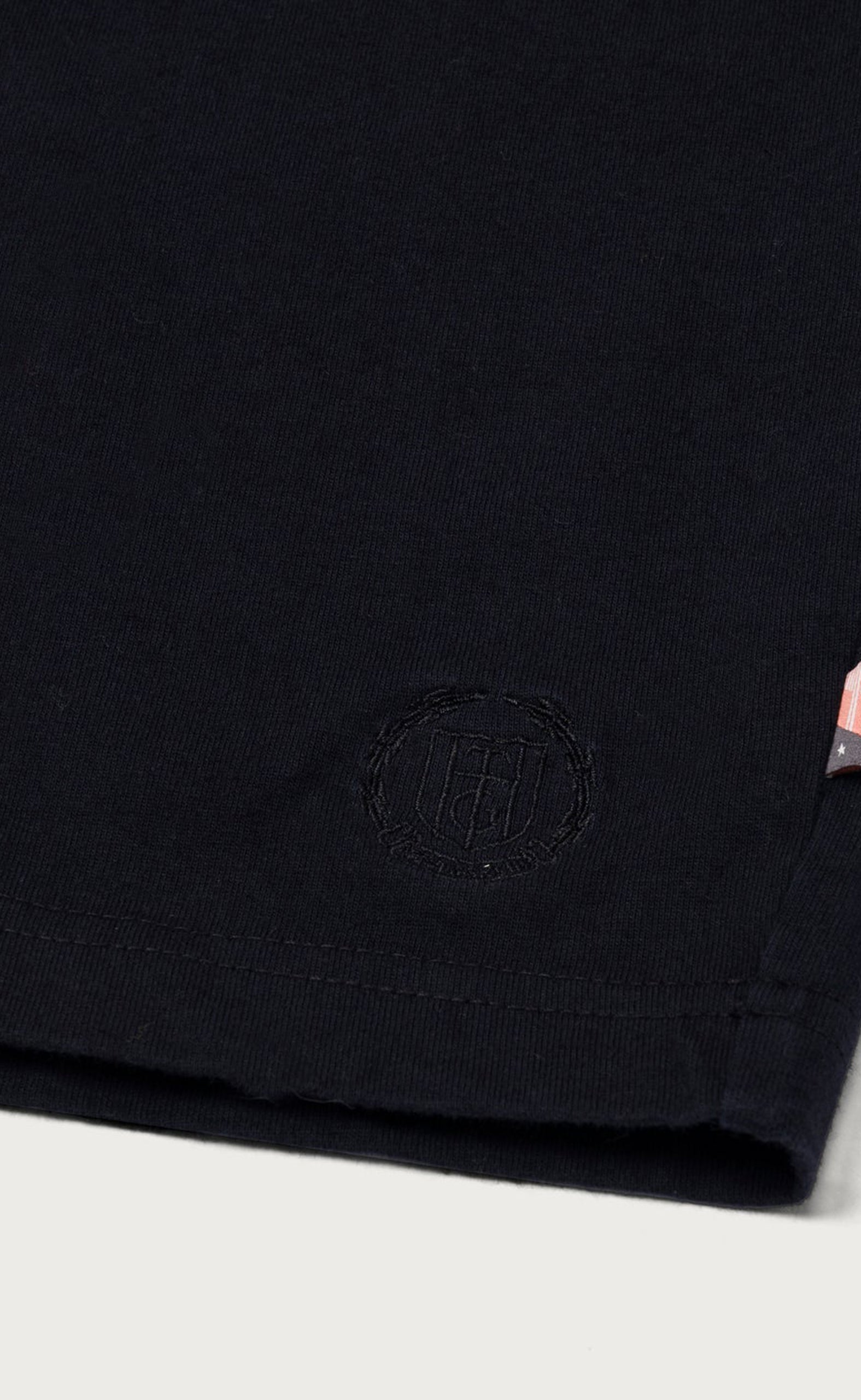 CREST LOGO BOX BLACK T-SHIRT