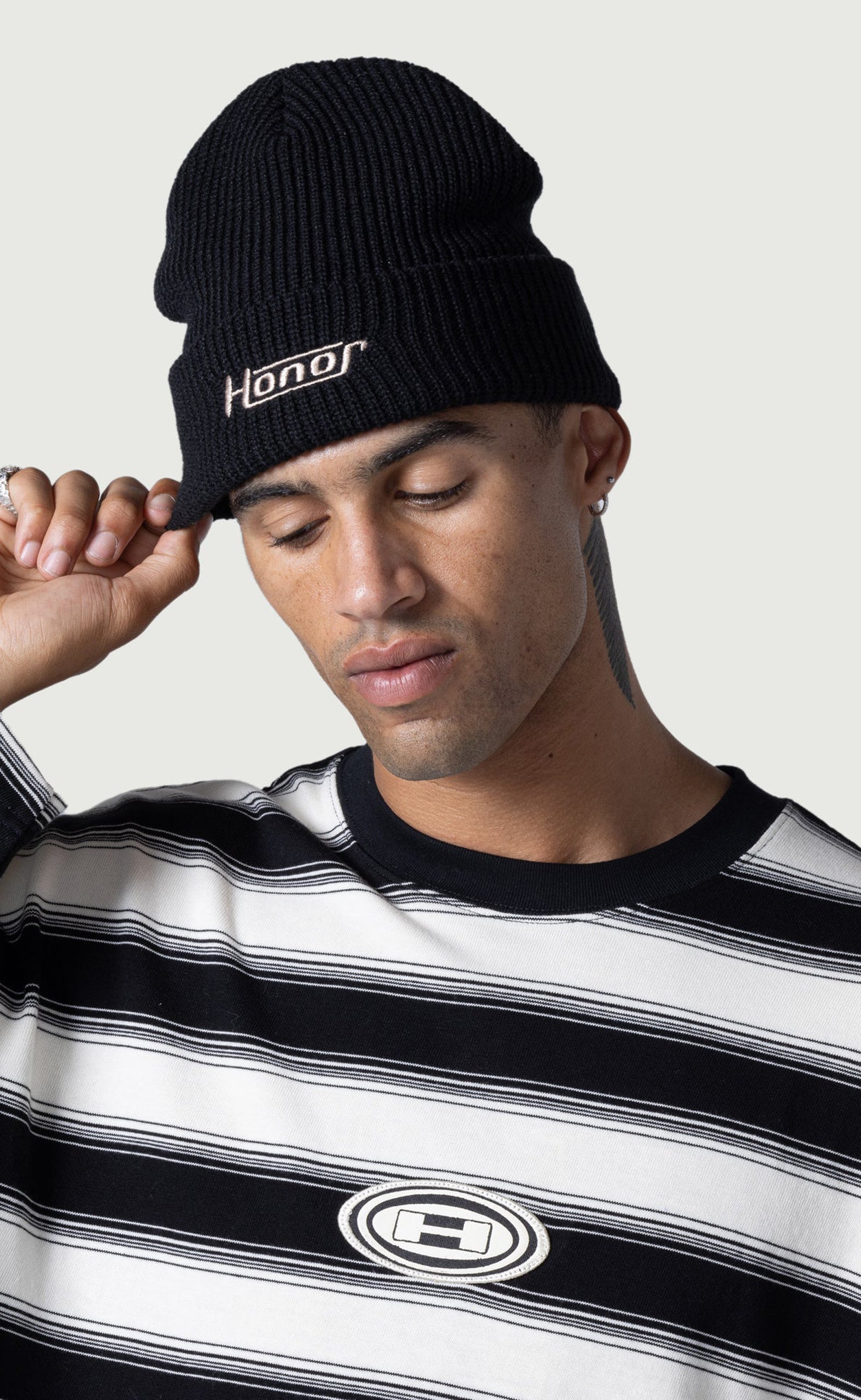 HONOR BLACK BEANIE