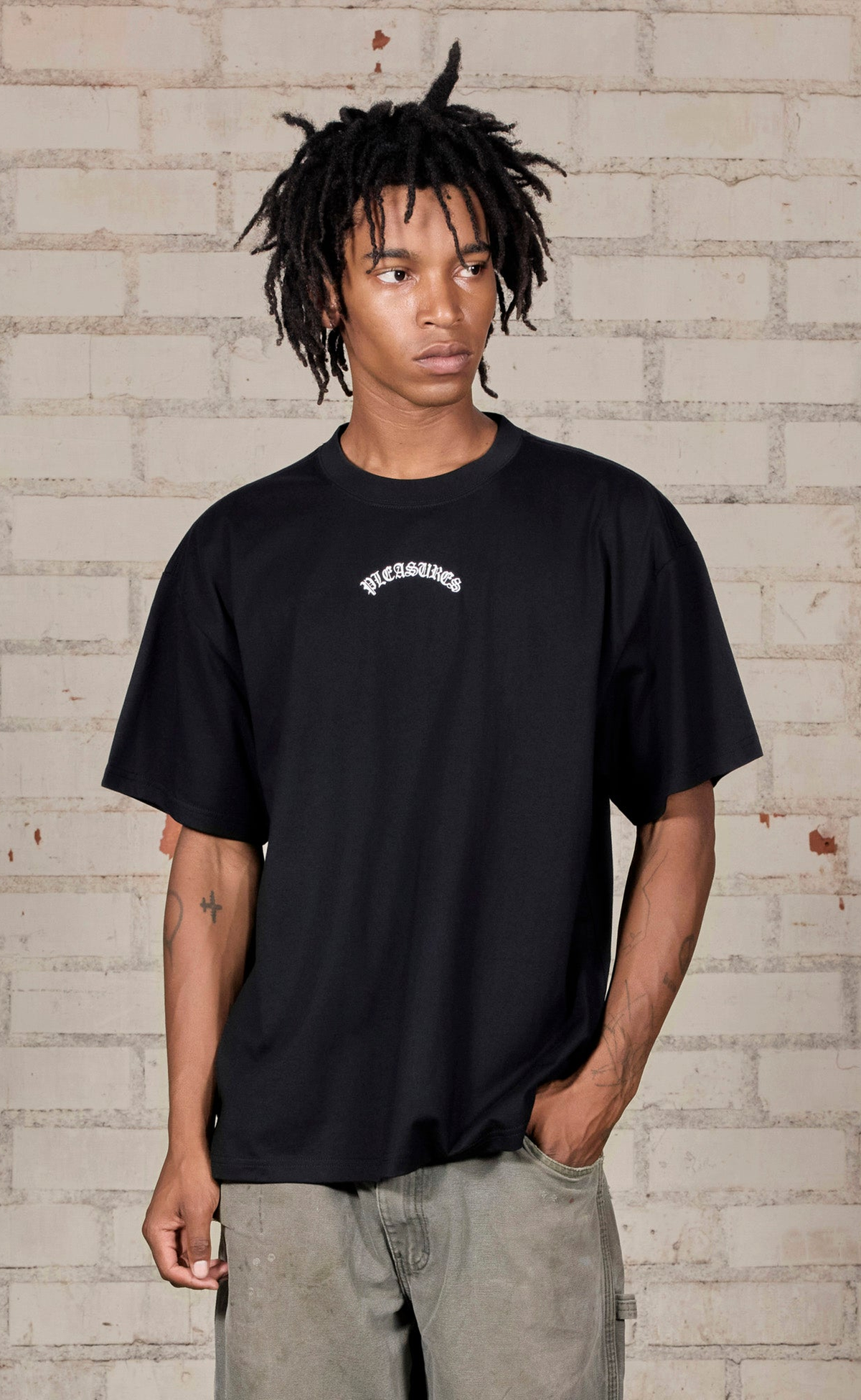 ATHOR BLACK T-SHIRT