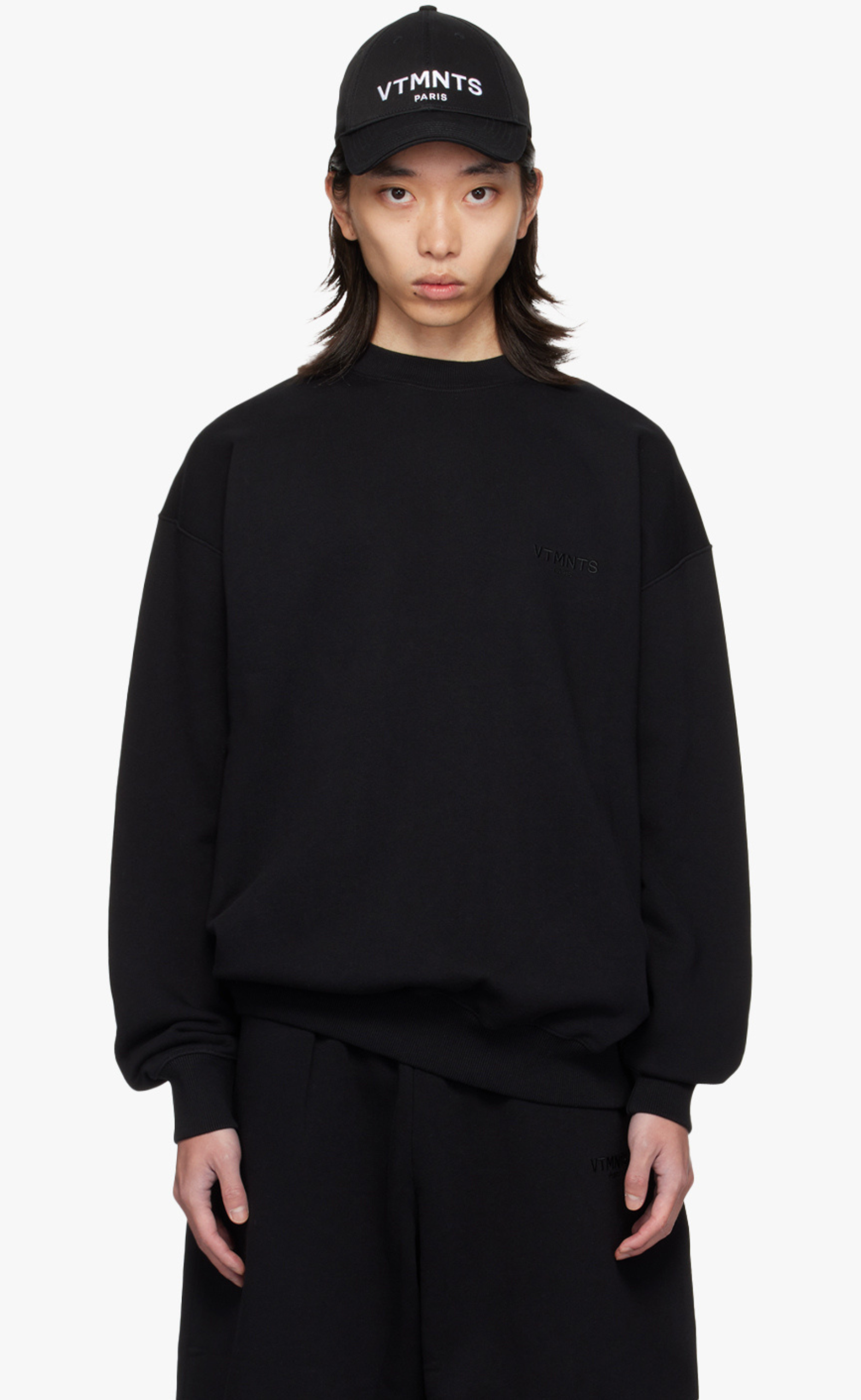 VTMNTS PARIS EMBROIDERED BLACK CREWNECK