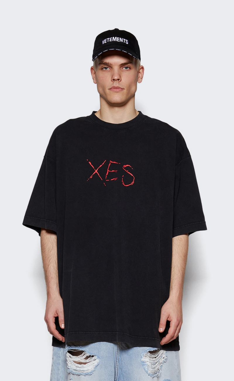 XES BLACK T-SHIRT