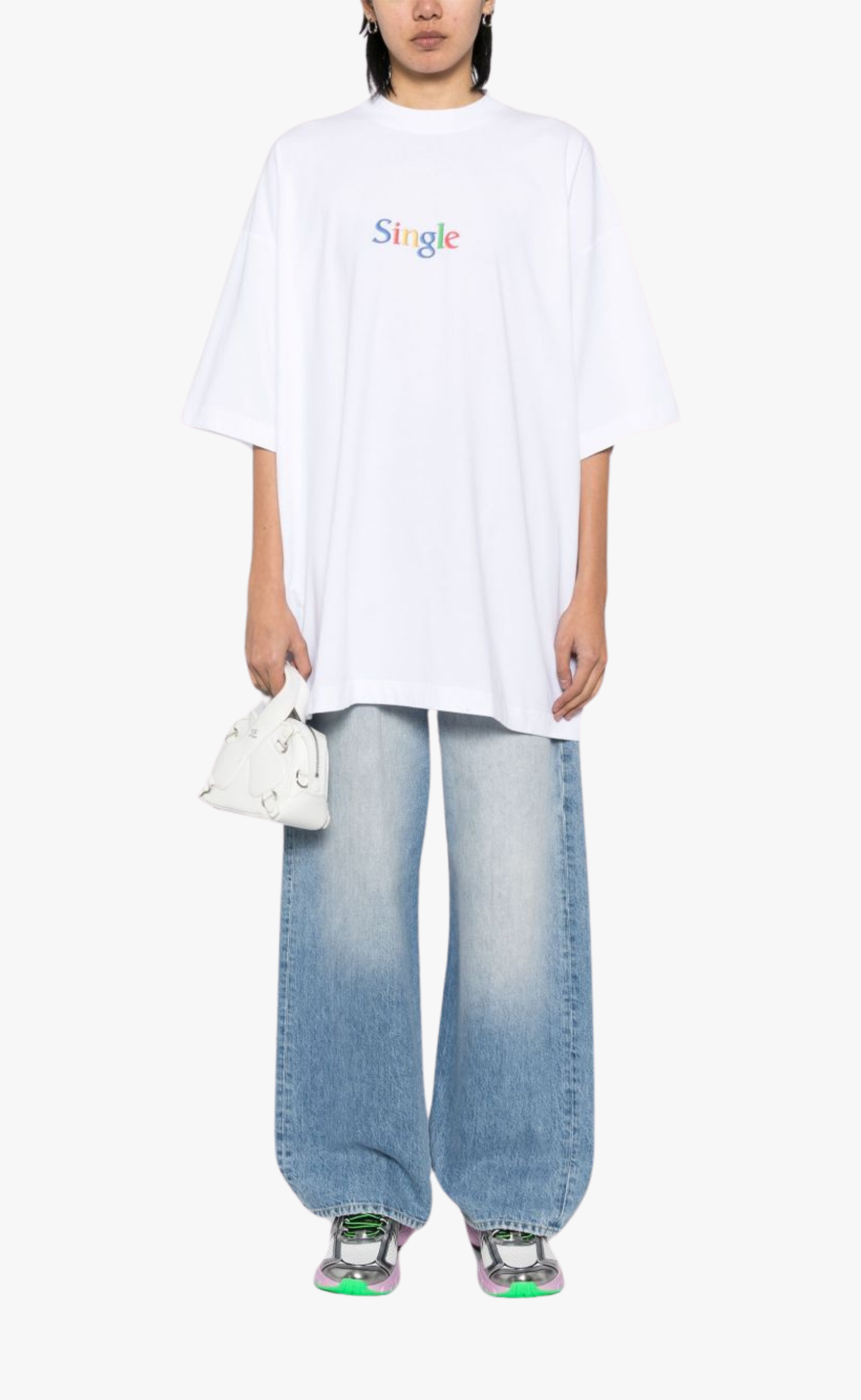 SINGLE OVERSIZED WHITE T-SHIRT