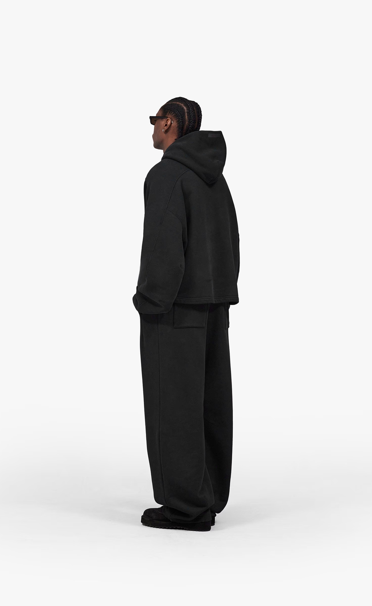 HEAVYWEIGHT BLACK HOODIE