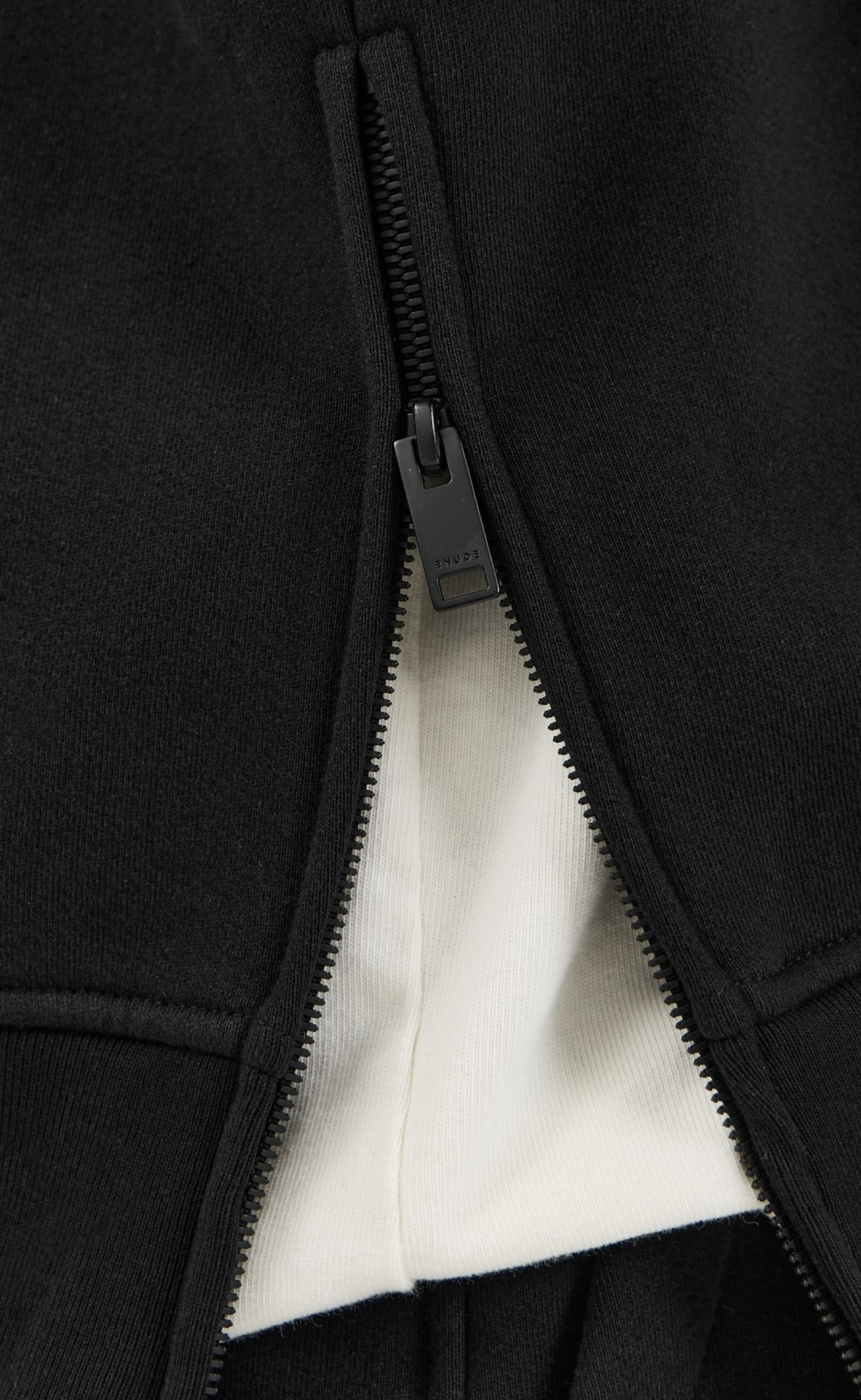 CLASSIQUE SIDE ZIP PULLOVER BLACK HOODIE