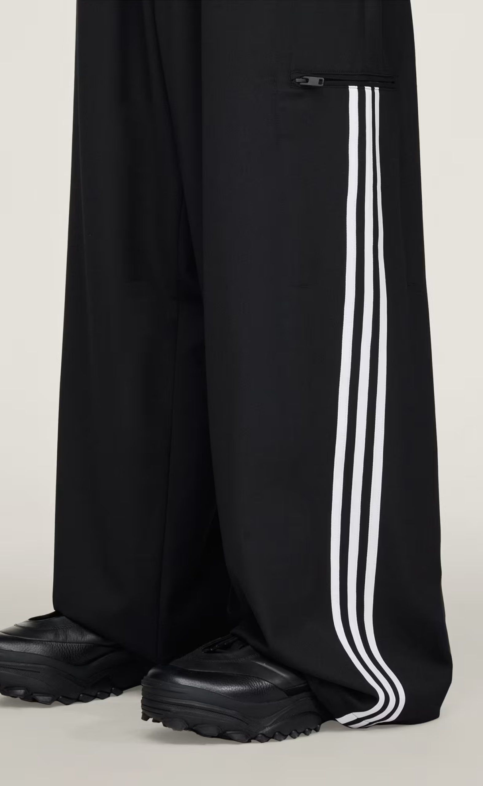 REFINED WOOL STRAIGHT LEG BLACK PANTS