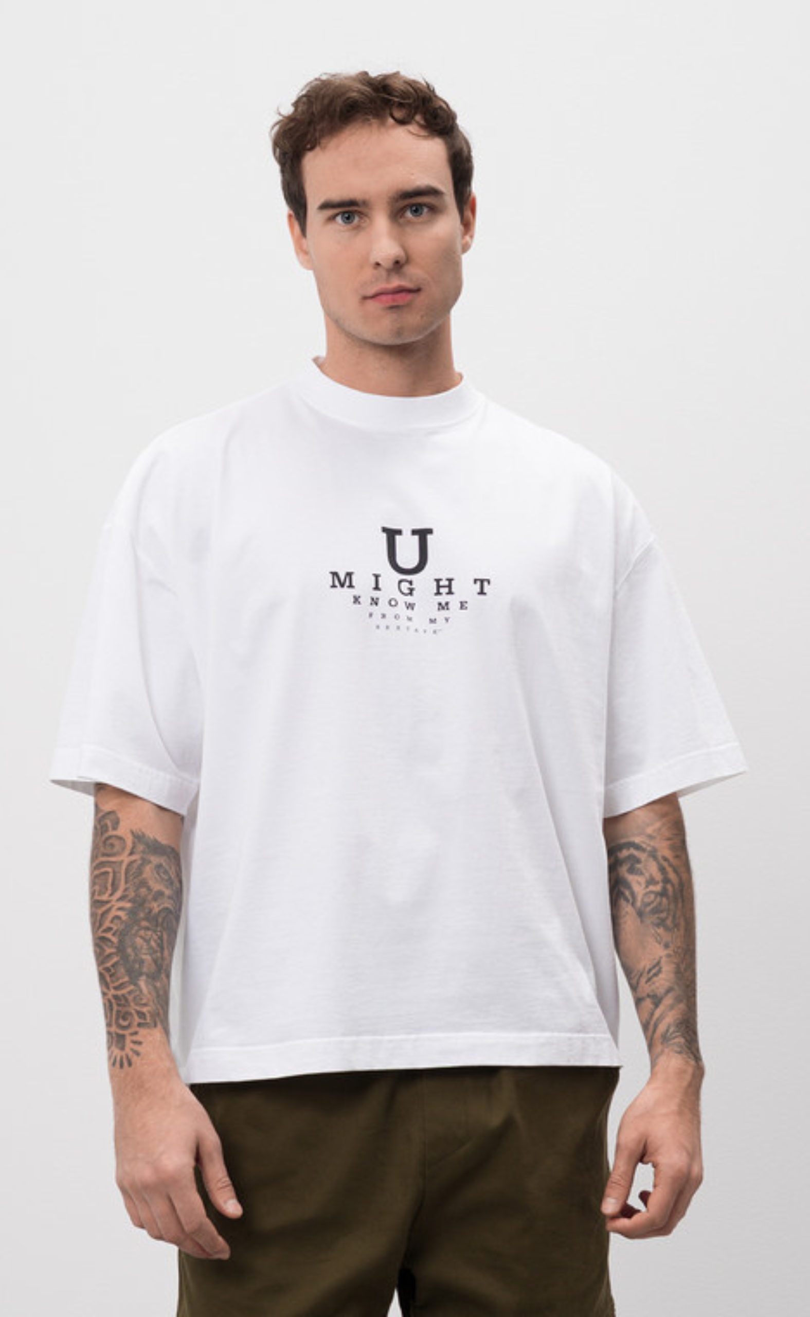 U MIGHT KNOW ME CROPPED BOXY WHITE T-SHIRT