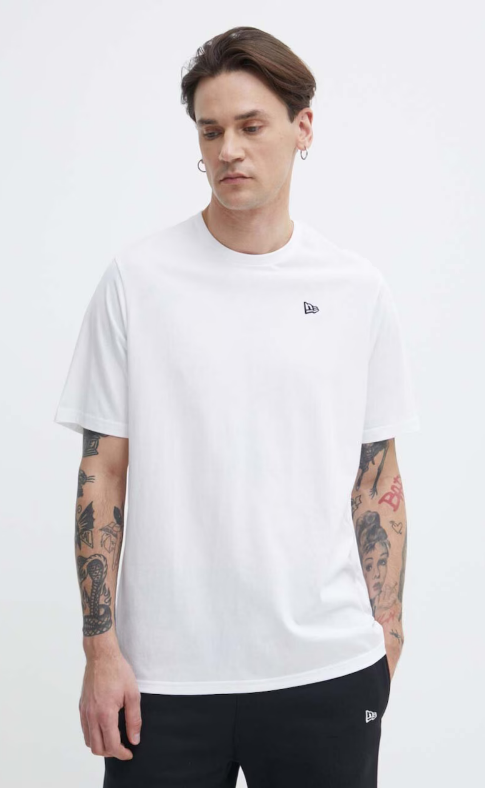 NE ESSENTIALS WHITE T-SHIRT