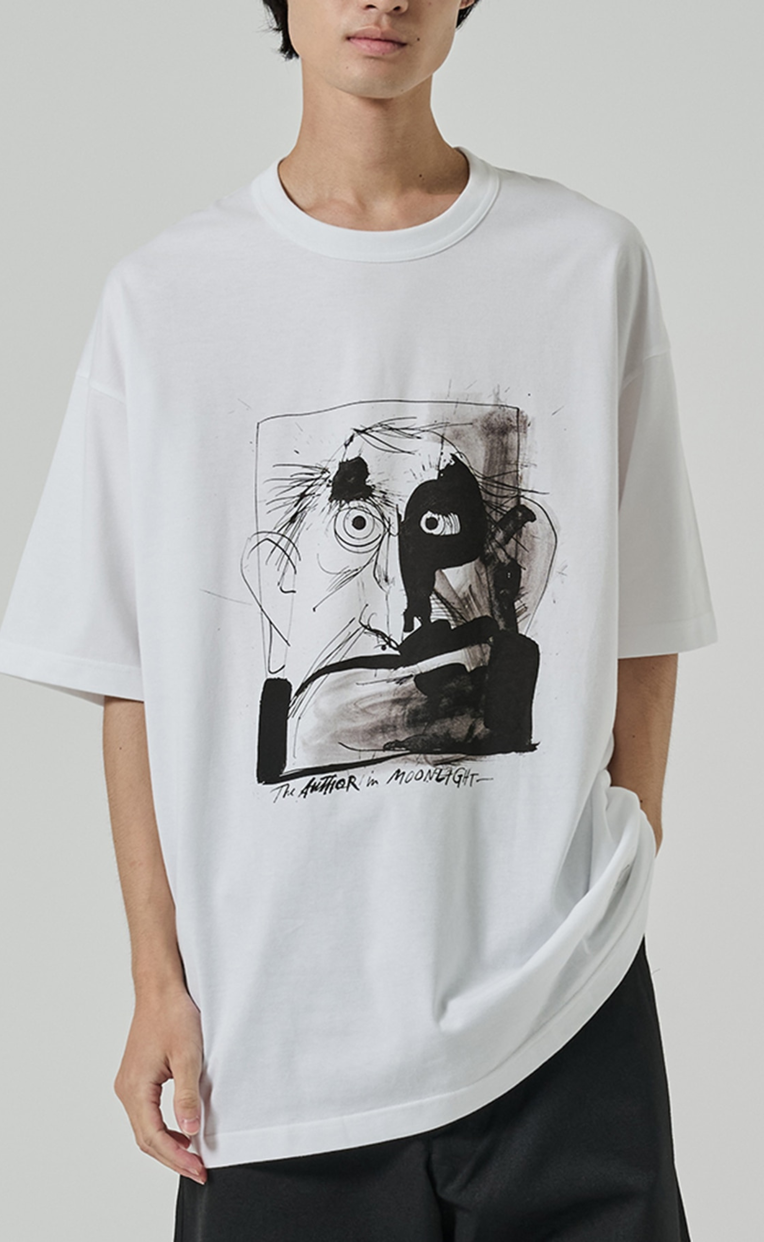 ARTWORK PRINT WHITE BLACK T-SHIRT