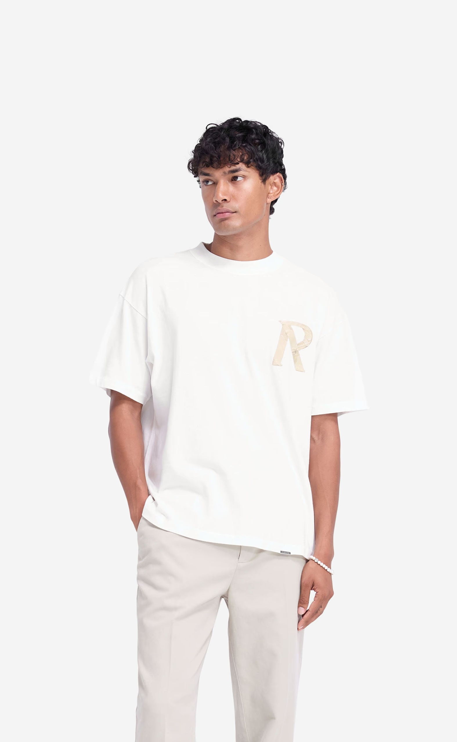 MASKING TAPE INITIAL FLAT WHITE T-SHIRT