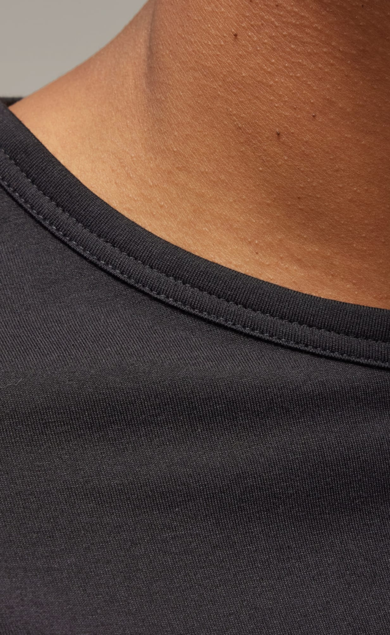 BOXY BLACK T-SHIRT