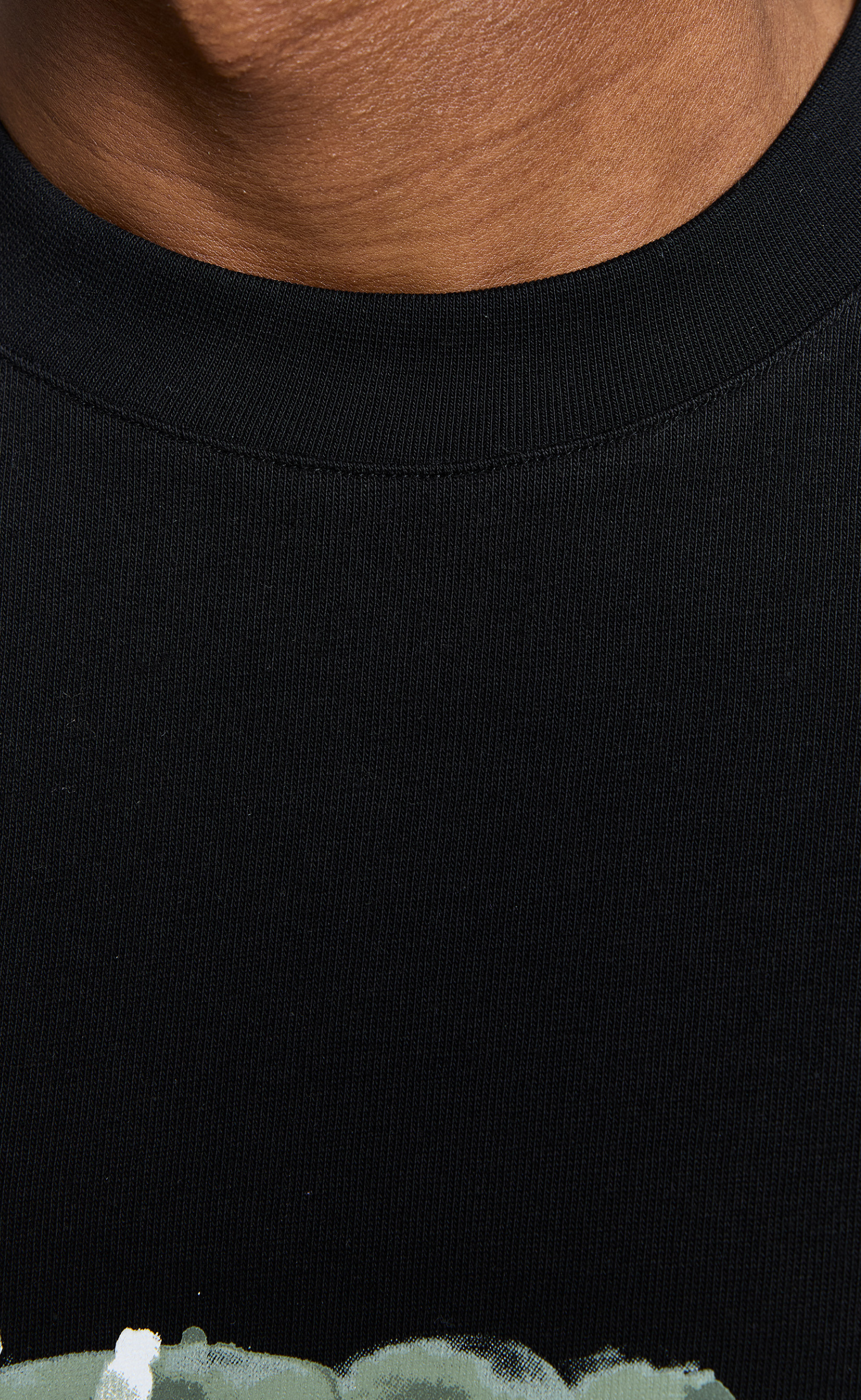 LE VERNIS BLACK LONGSLEEVE