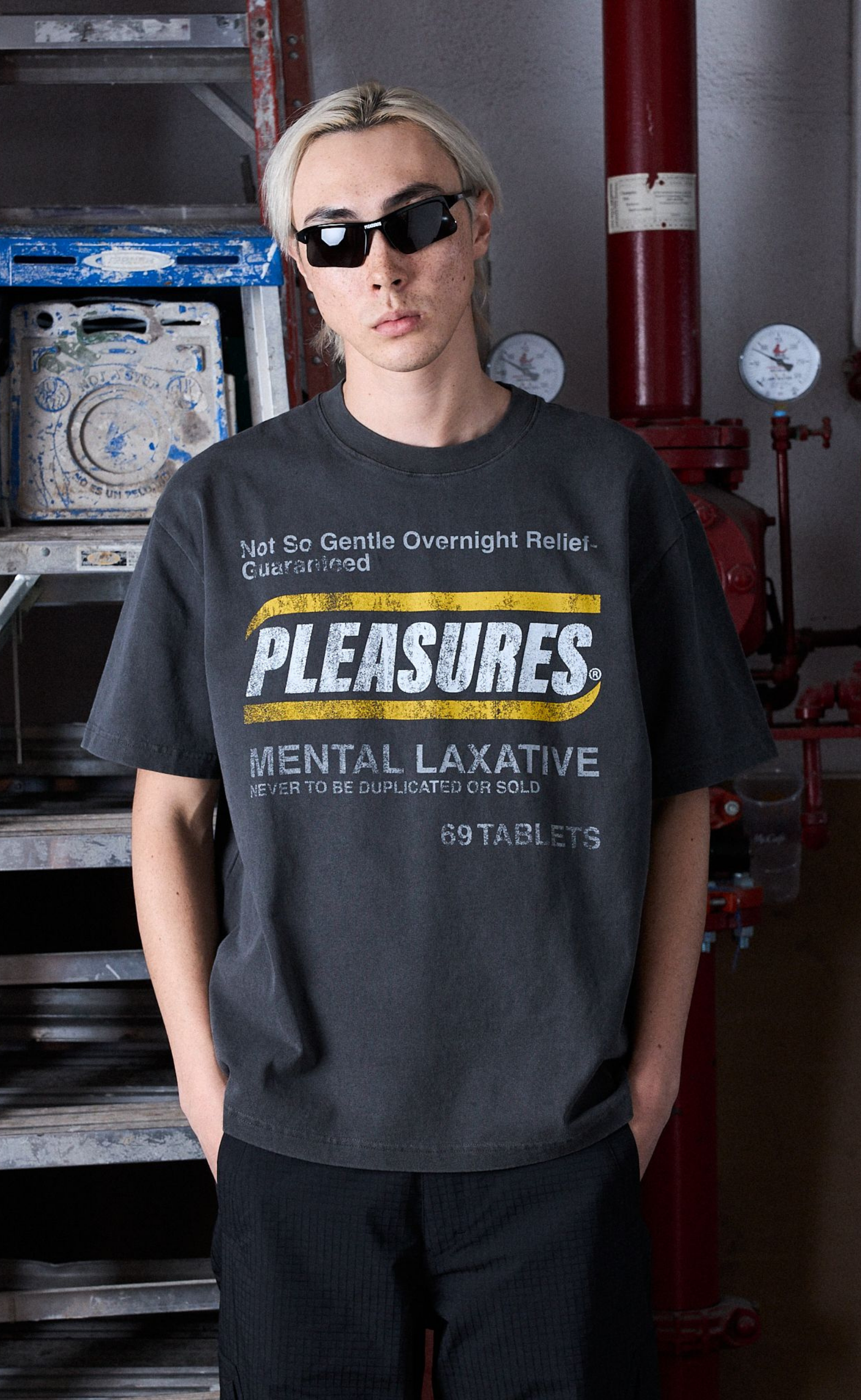 RELIEF HEAVYWEIGHT BLACK T-SHIRT